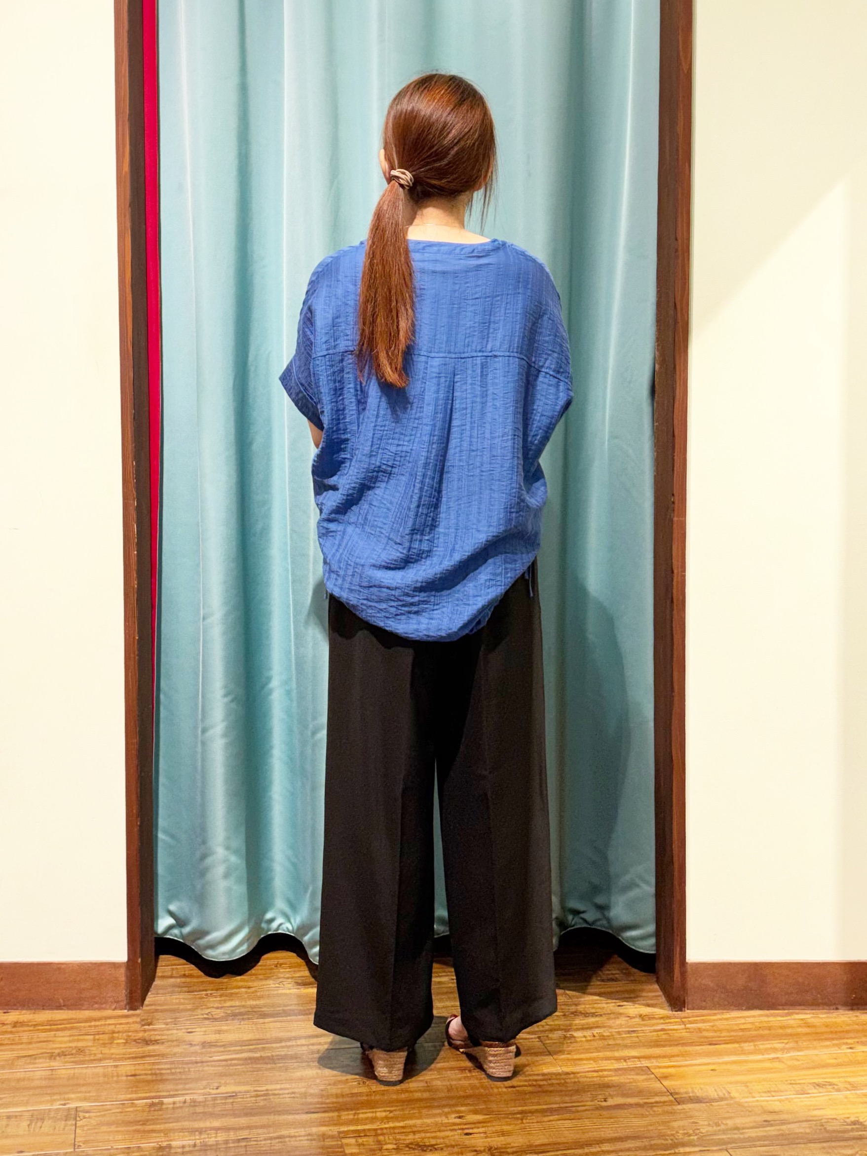 tukiさんの「SHOO･LA･RUE｜【高レビュー/体型カバー】インせず着られる スキッパー裾リボンブラウス」を使ったコーディネート