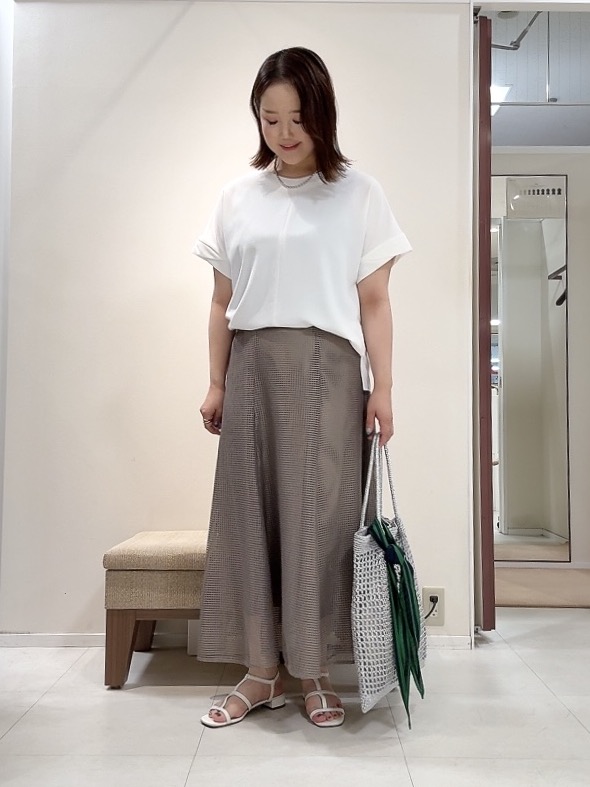 YUIさんの「UNTITLED｜【セットアップ可/UVカット/前後2WAY】リラクシーフレンチスリーブブラウス」を使ったコーディネート