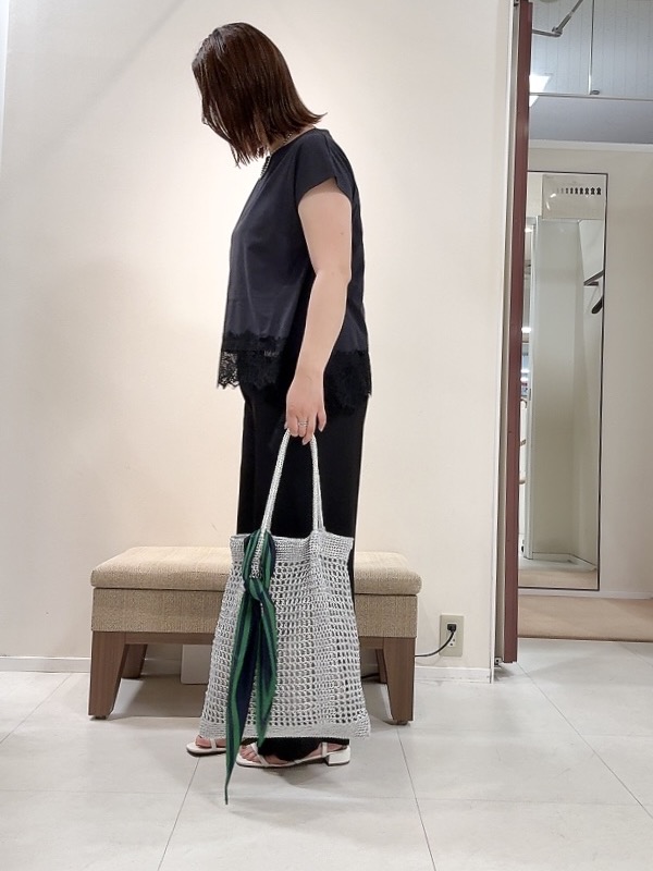 YUIさんの「UNTITLED｜【接触冷感/吸水速乾】サテンワイドパンツ」を使ったコーディネート
