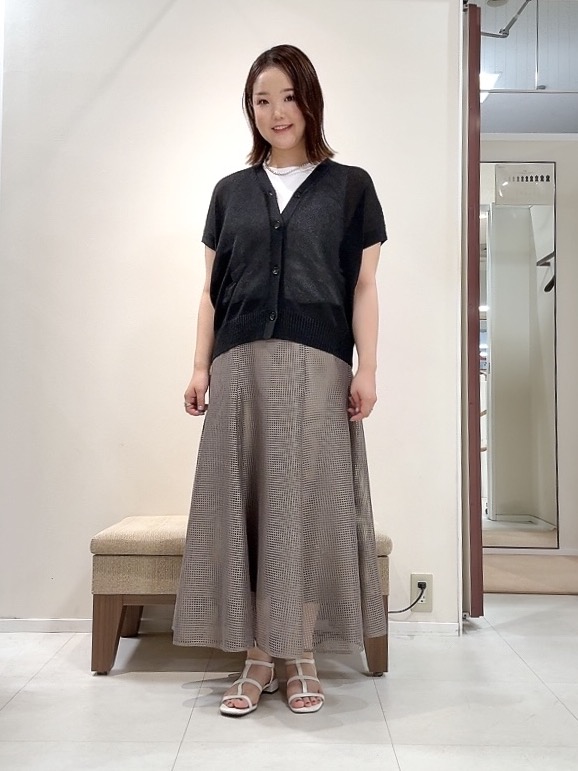 YUIさんの「UNTITLED｜【洗える/清涼感】ドライタッチスリーブレスカーディガン」を使ったコーディネート