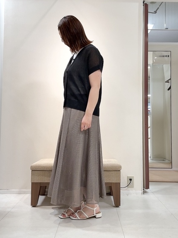 YUIさんの「UNTITLED｜【洗える/清涼感】ドライタッチスリーブレスカーディガン」を使ったコーディネート