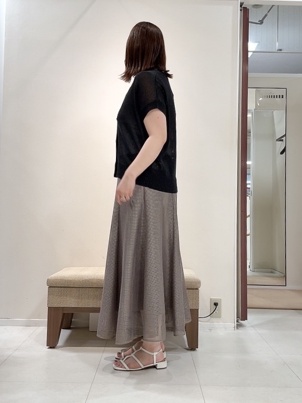 YUIさんの「UNTITLED｜【洗える/清涼感】ドライタッチスリーブレスカーディガン」を使ったコーディネート
