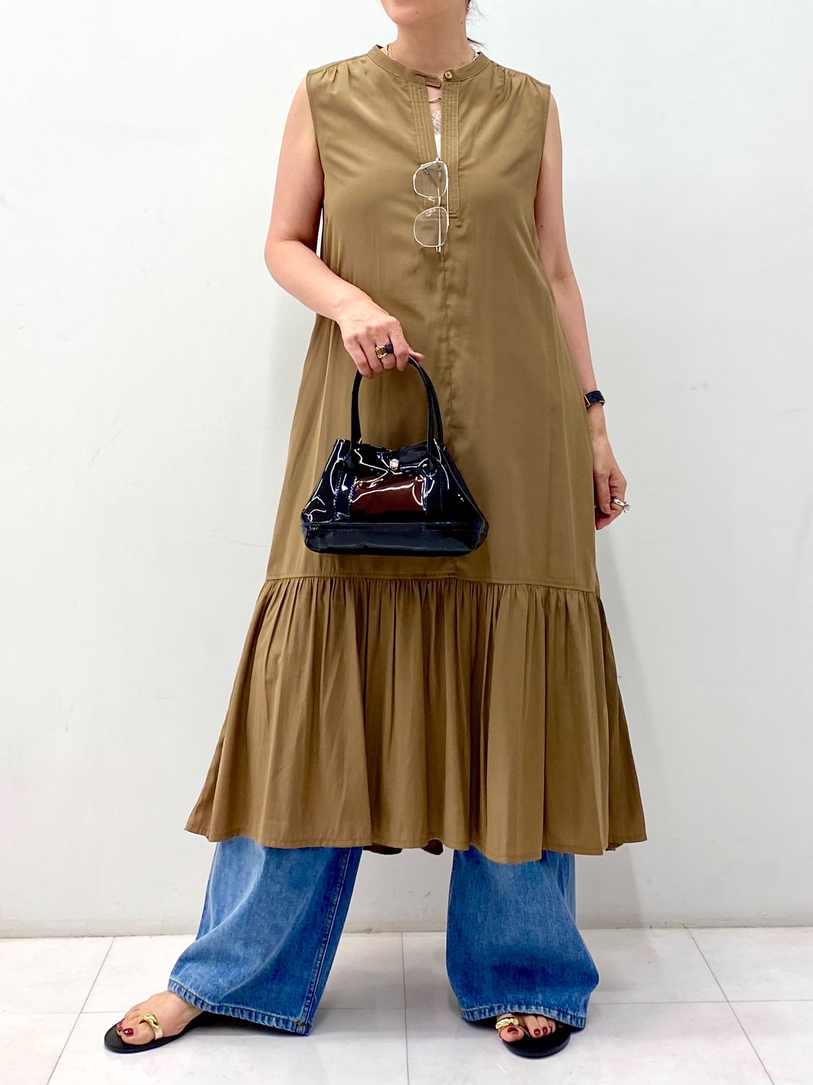 Sawaguchiさんの「DRESSTERIOR｜ヴィンテージ加工ワイドデニムパンツ」を使ったコーディネート