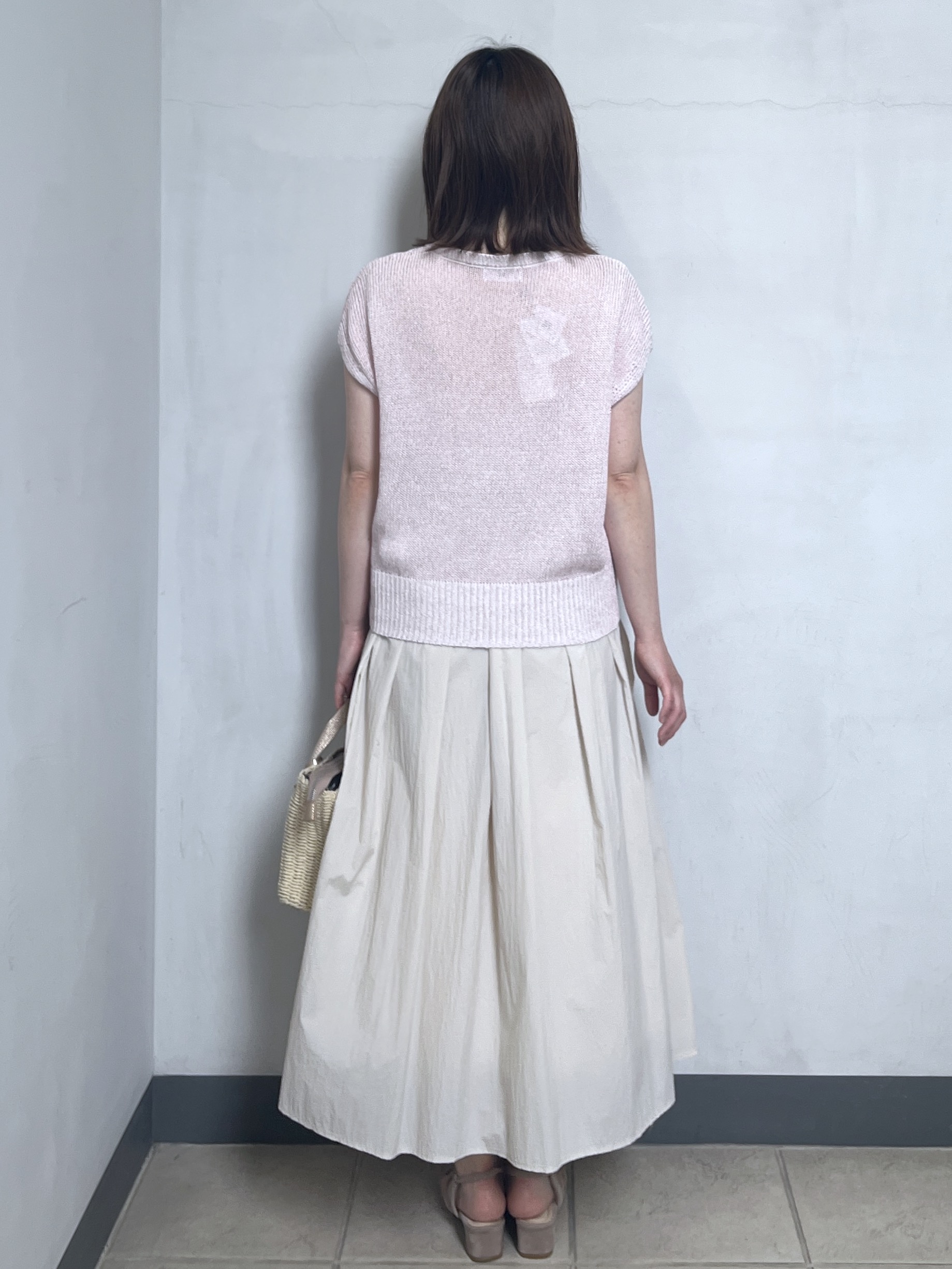 mikiさんの「OPAQUE.CLIP｜ラメメッシュ フレンチスリーブニット【洗濯機OK】」を使ったコーディネート