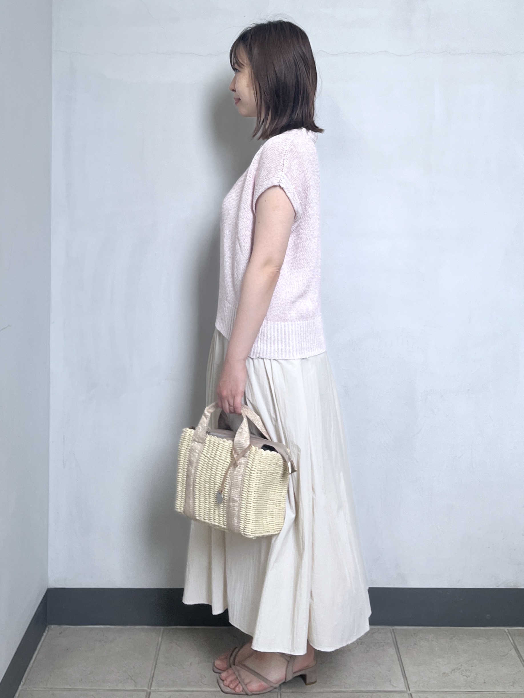 mikiさんの「OPAQUE.CLIP｜ラメメッシュ フレンチスリーブニット【洗濯機OK】」を使ったコーディネート