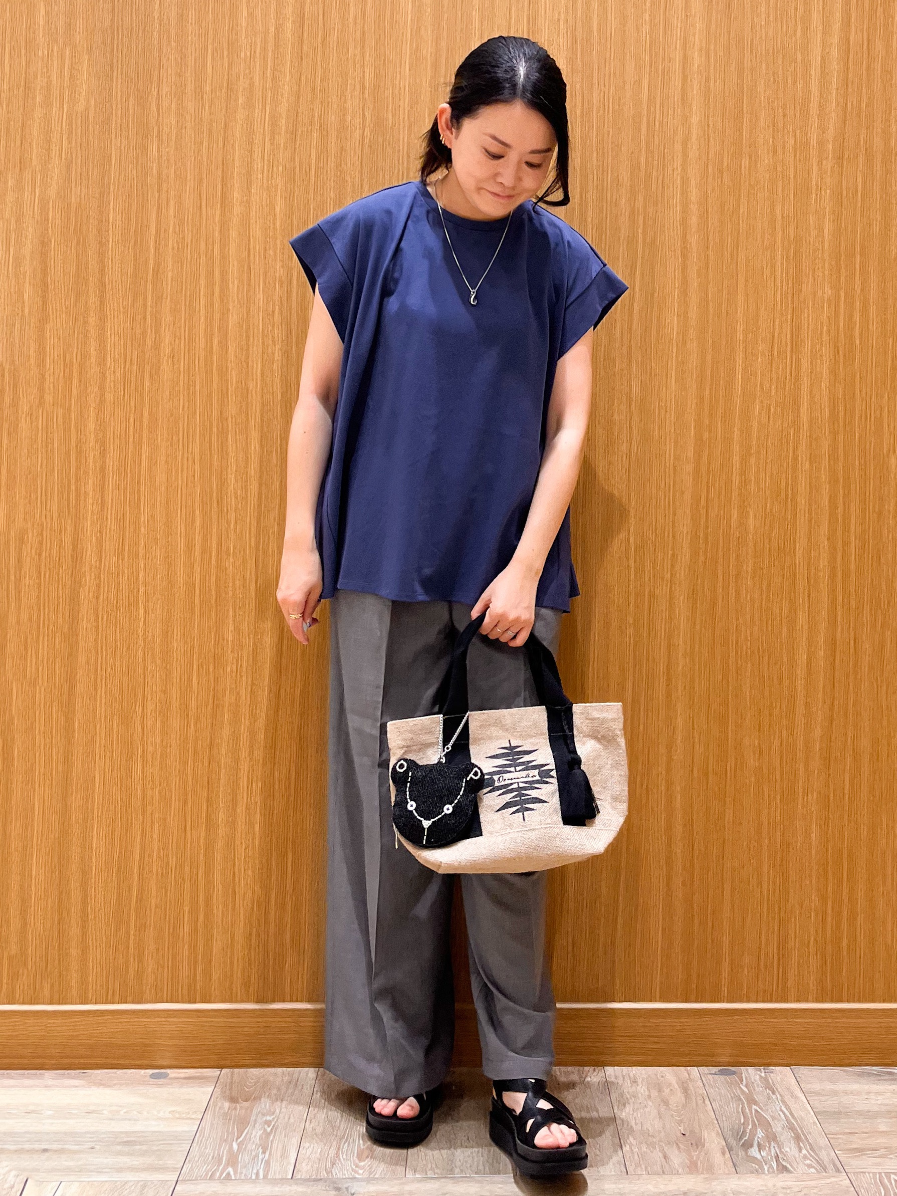 aさんの「OPAQUE.CLIP｜【接触冷感】バックフレアドッキングカットソー《洗濯機OK》」を使ったコーディネート