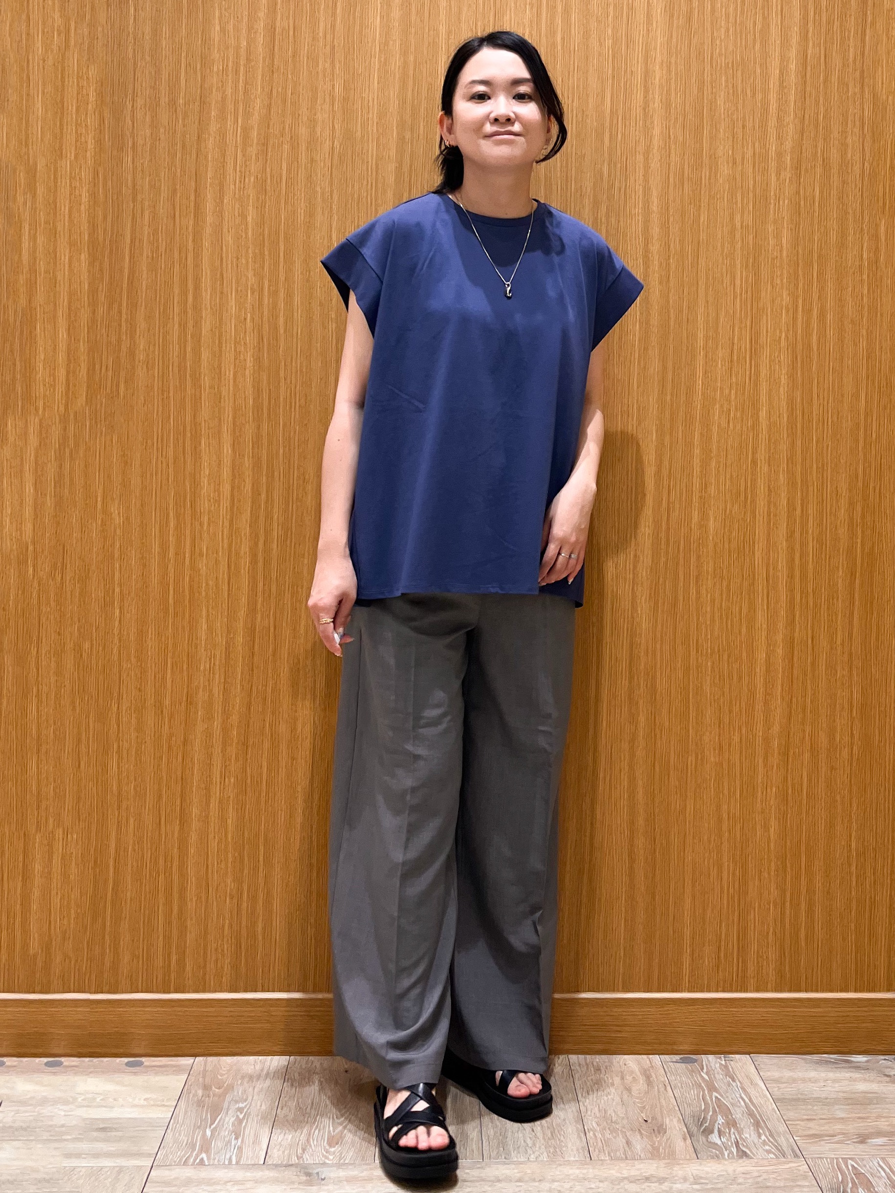 aさんの「OPAQUE.CLIP｜【接触冷感】バックフレアドッキングカットソー《洗濯機OK》」を使ったコーディネート