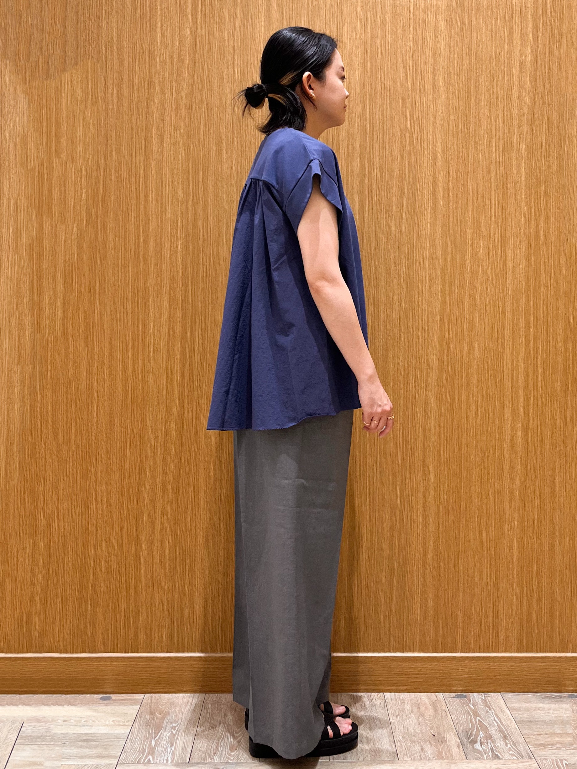 aさんの「OPAQUE.CLIP｜【接触冷感】バックフレアドッキングカットソー《洗濯機OK》」を使ったコーディネート