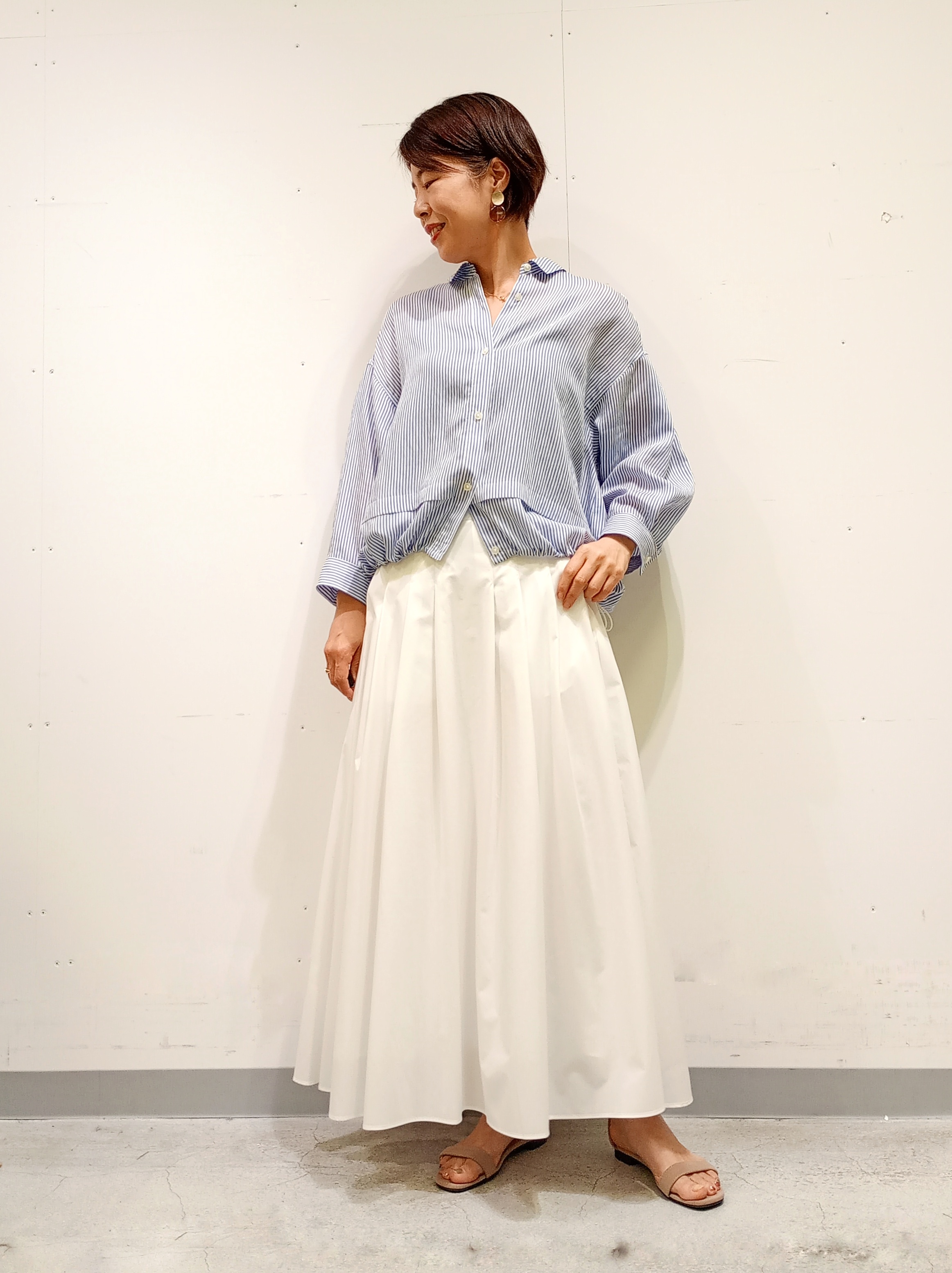 Kさんの「INDIVI｜【接触冷感／洗える／2WAY】ドロスト付 シアーシャンブレーシャツ」を使ったコーディネート