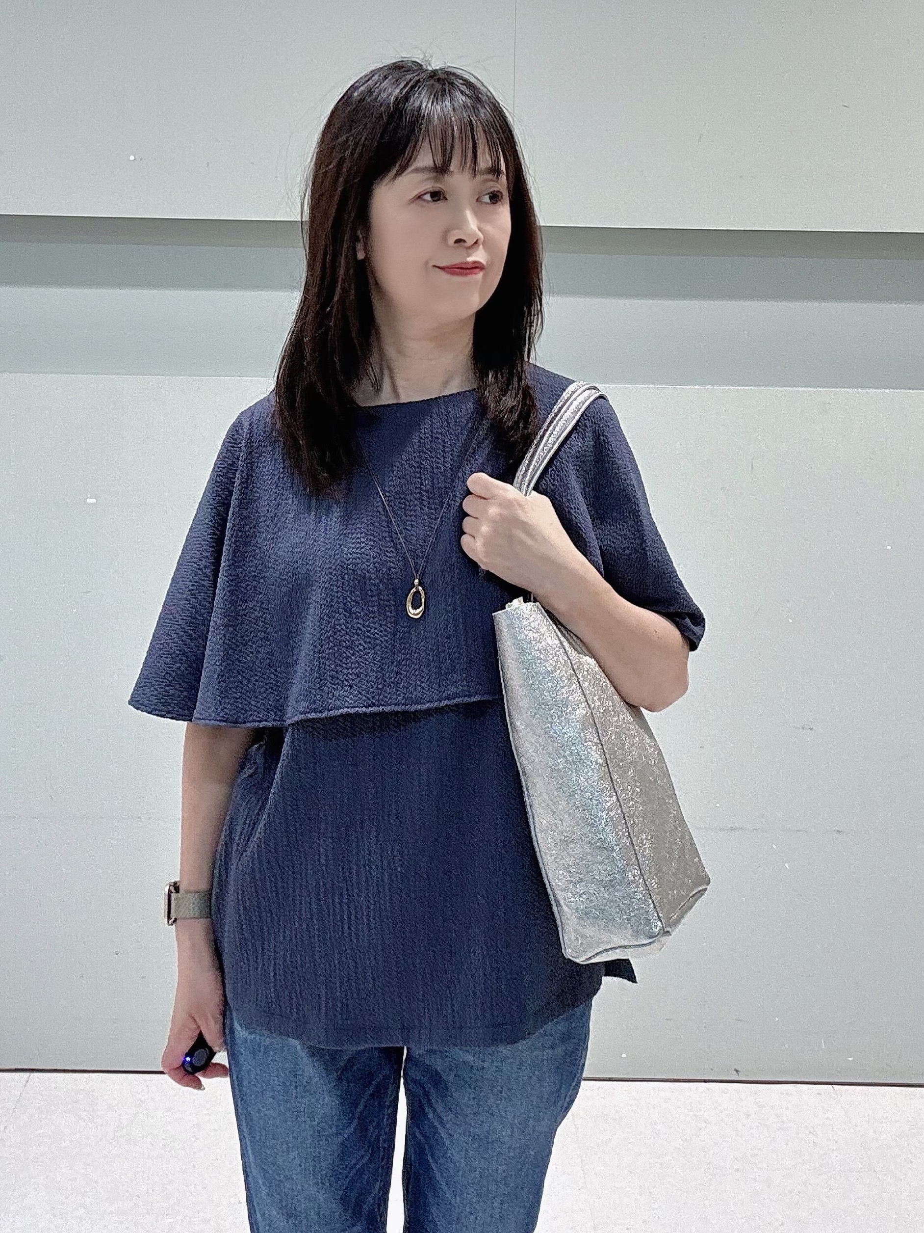 makiさんの「UNTITLED｜【洗える/ストレッチ性/フェミニン】ケープデザインブラウス」を使ったコーディネート