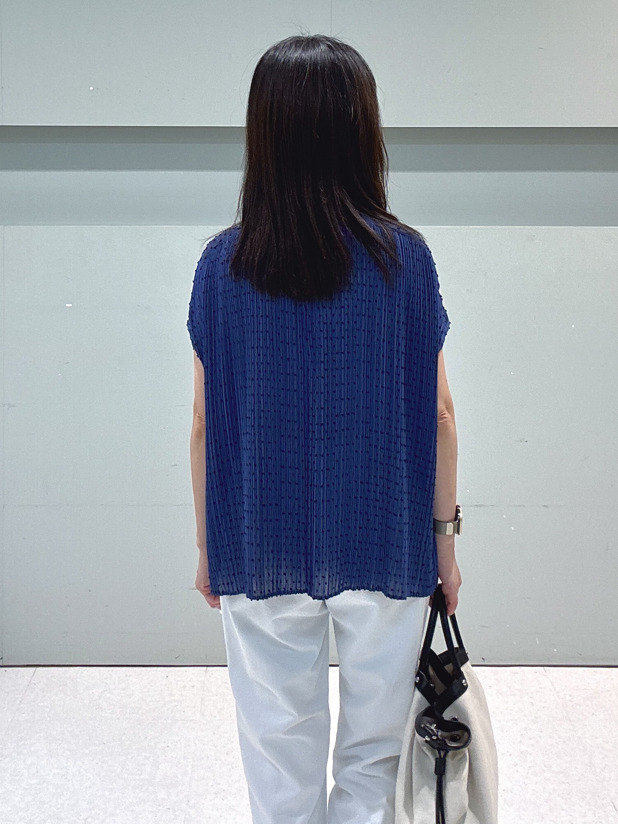 makiさんの「UNTITLED｜【1枚で着映える】ドットジャガードブラウス」を使ったコーディネート