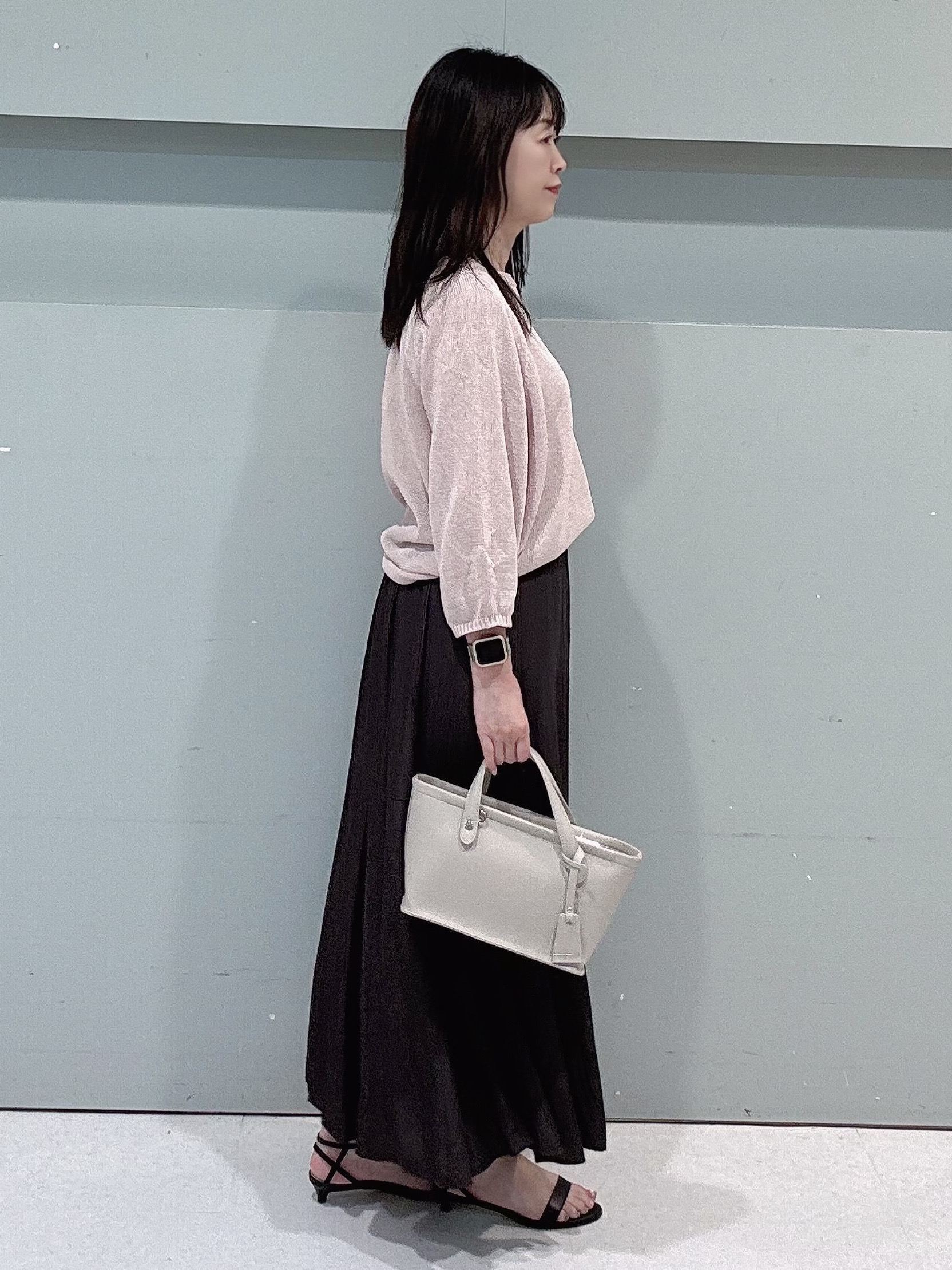 makiさんの「UNTITLED｜【洗える/ゆったり】クルーネックドライニット」を使ったコーディネート