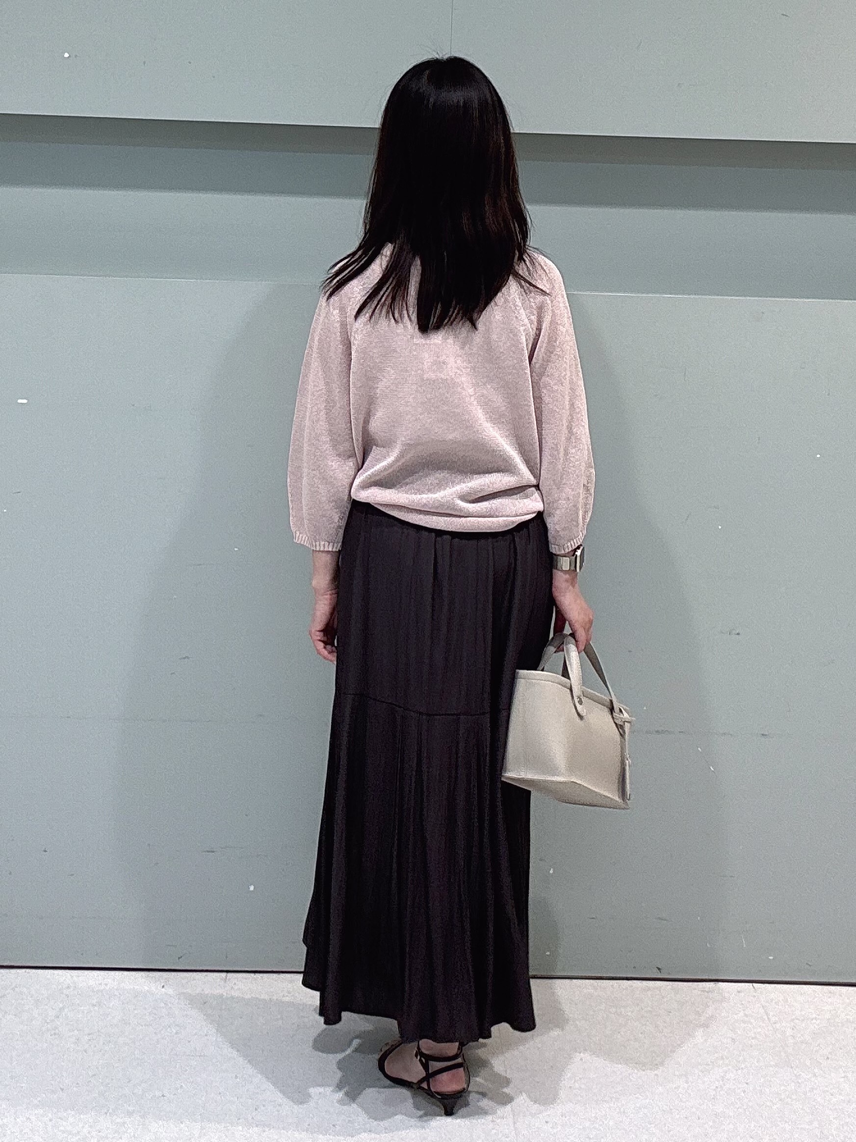 makiさんの「UNTITLED｜【洗える/ゆったり】クルーネックドライニット」を使ったコーディネート