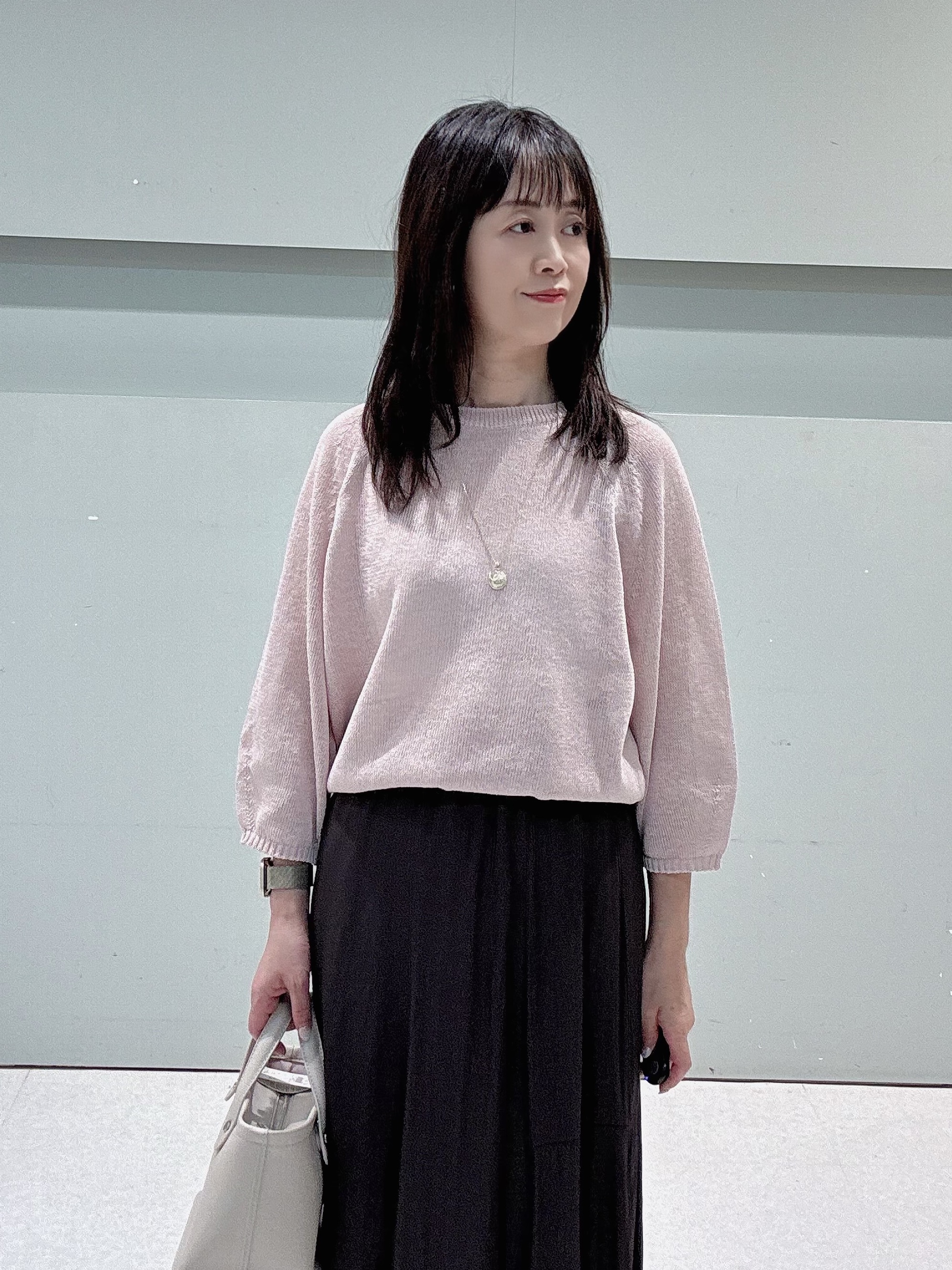 makiさんの「UNTITLED｜【洗える/ゆったり】クルーネックドライニット」を使ったコーディネート
