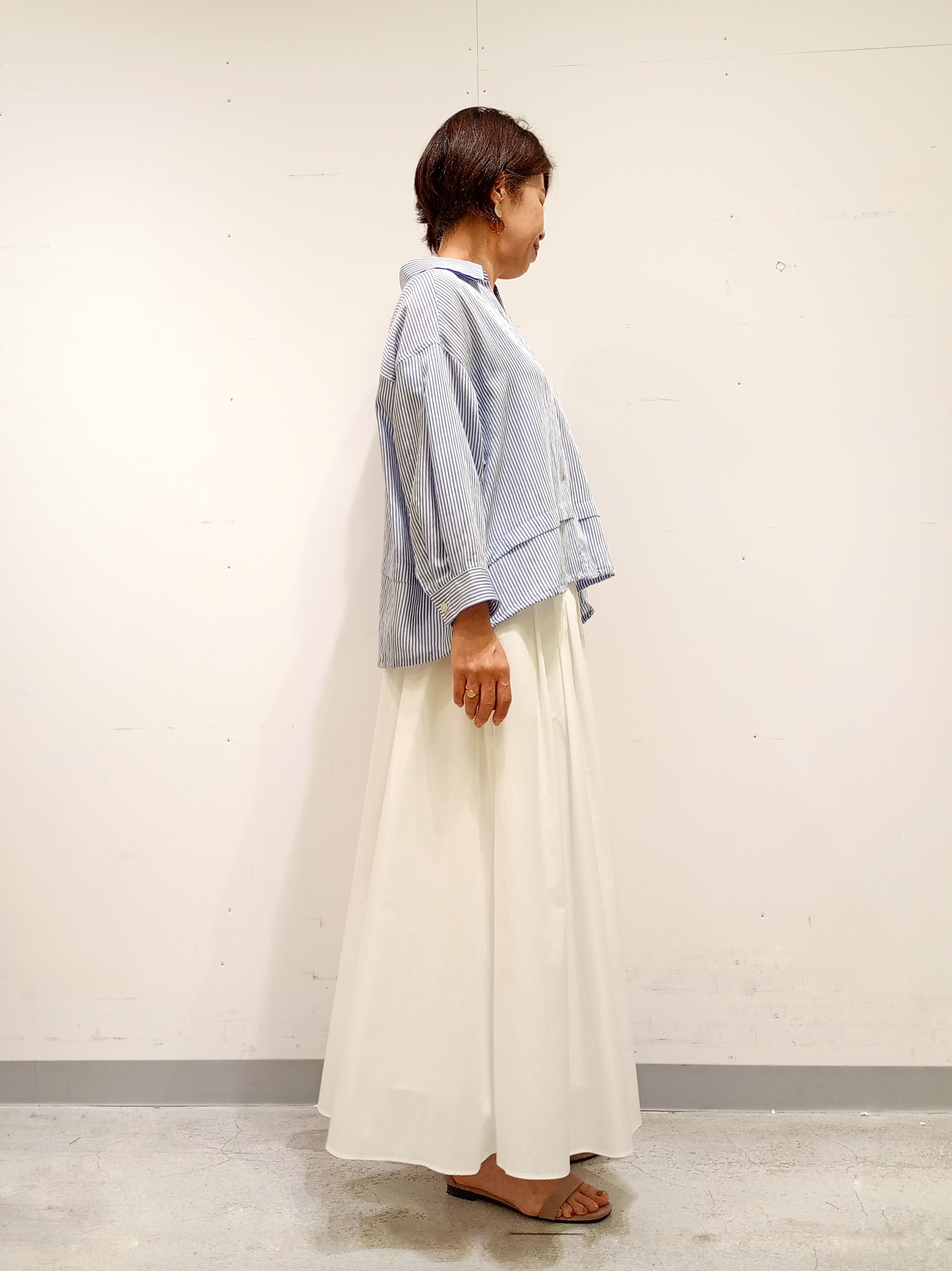 Kさんの「INDIVI｜【接触冷感／洗える／2WAY】ドロスト付 シアーシャンブレーシャツ」を使ったコーディネート