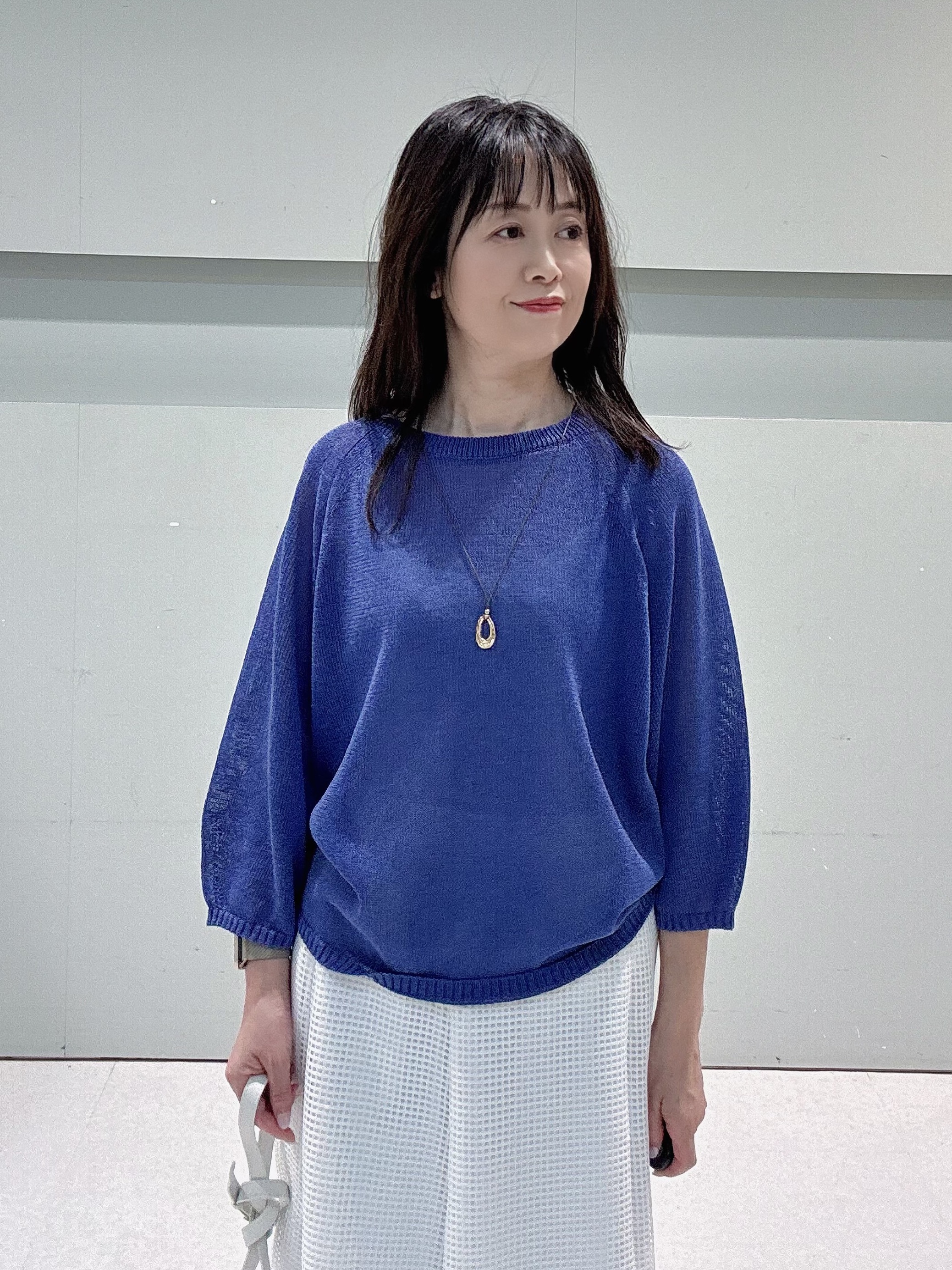 makiさんの「UNTITLED｜【洗える/ゆったり】クルーネックドライニット」を使ったコーディネート
