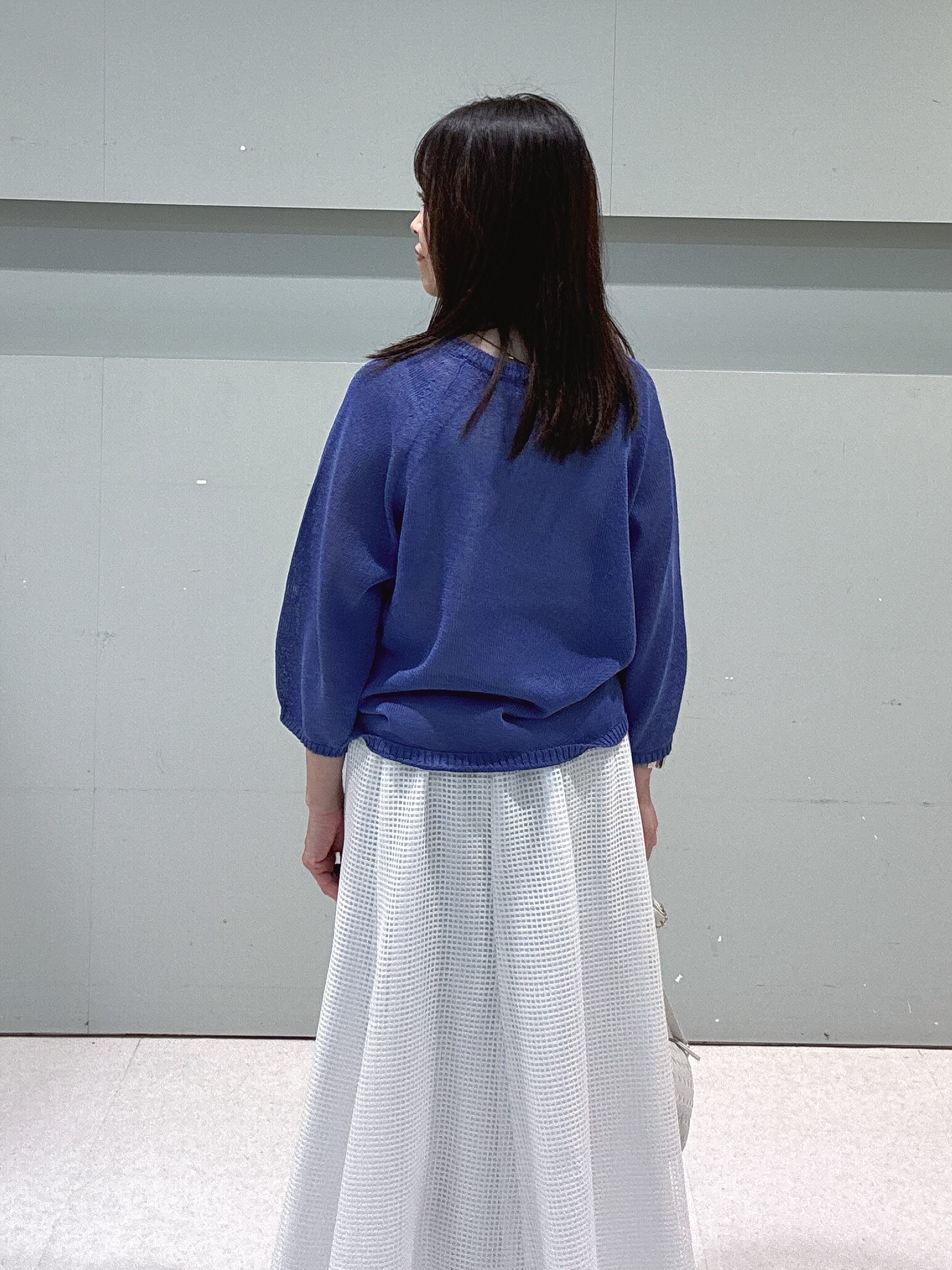 makiさんの「UNTITLED｜【洗える/ゆったり】クルーネックドライニット」を使ったコーディネート