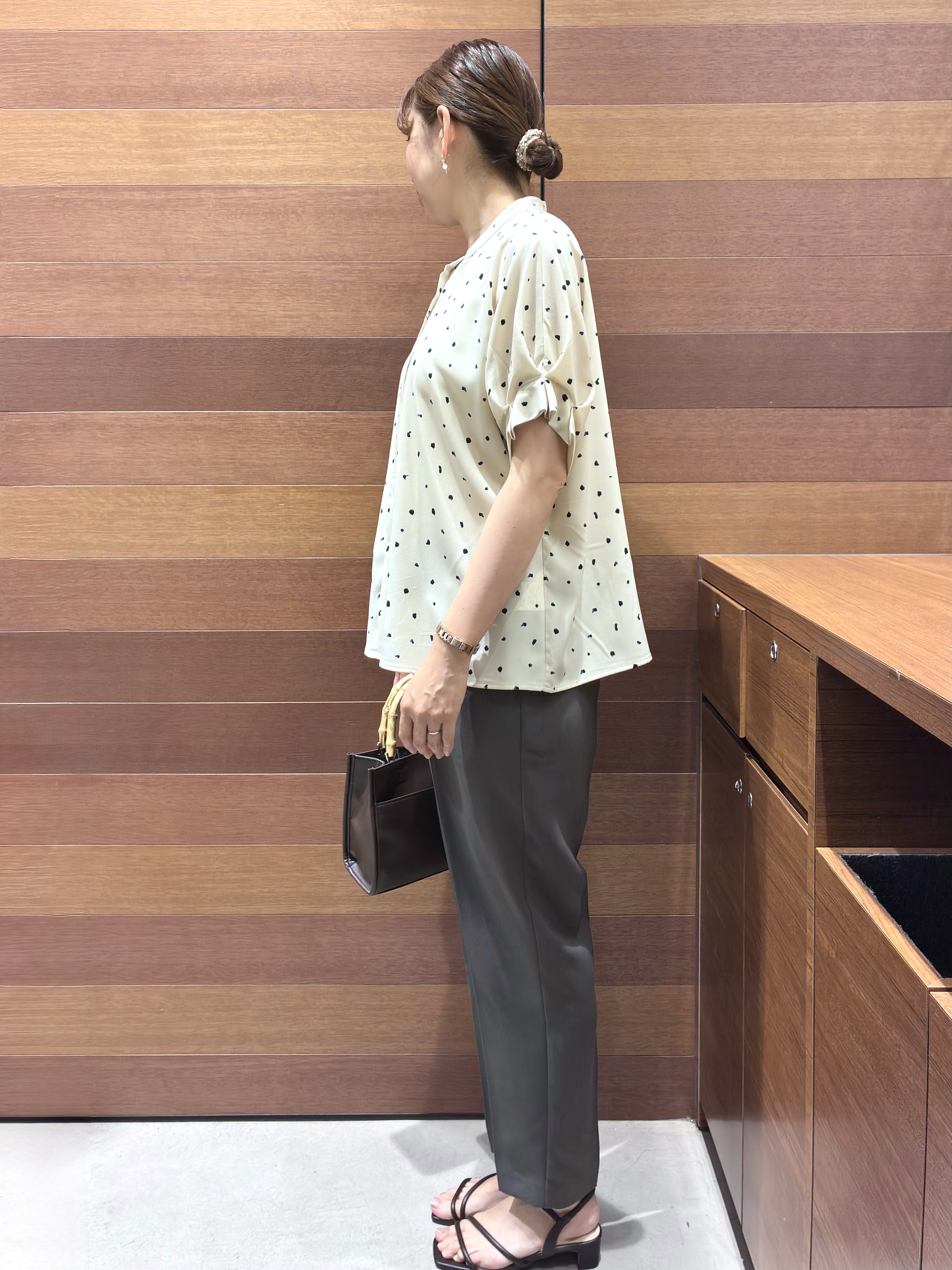 みりんさんの「OPAQUE.CLIP｜タックスリーブ プリントブラウス《イージーアイロン／洗濯機OK》」を使ったコーディネート