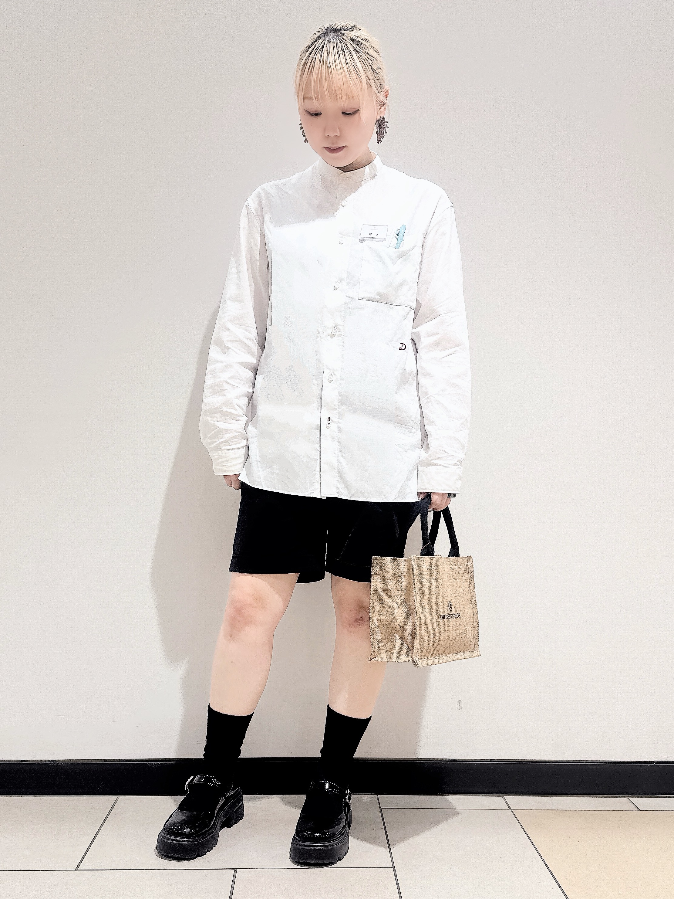 なかもとあきさんの「DRESSTERIOR｜200双糸 バンドカラーシャツ」を使ったコーディネート