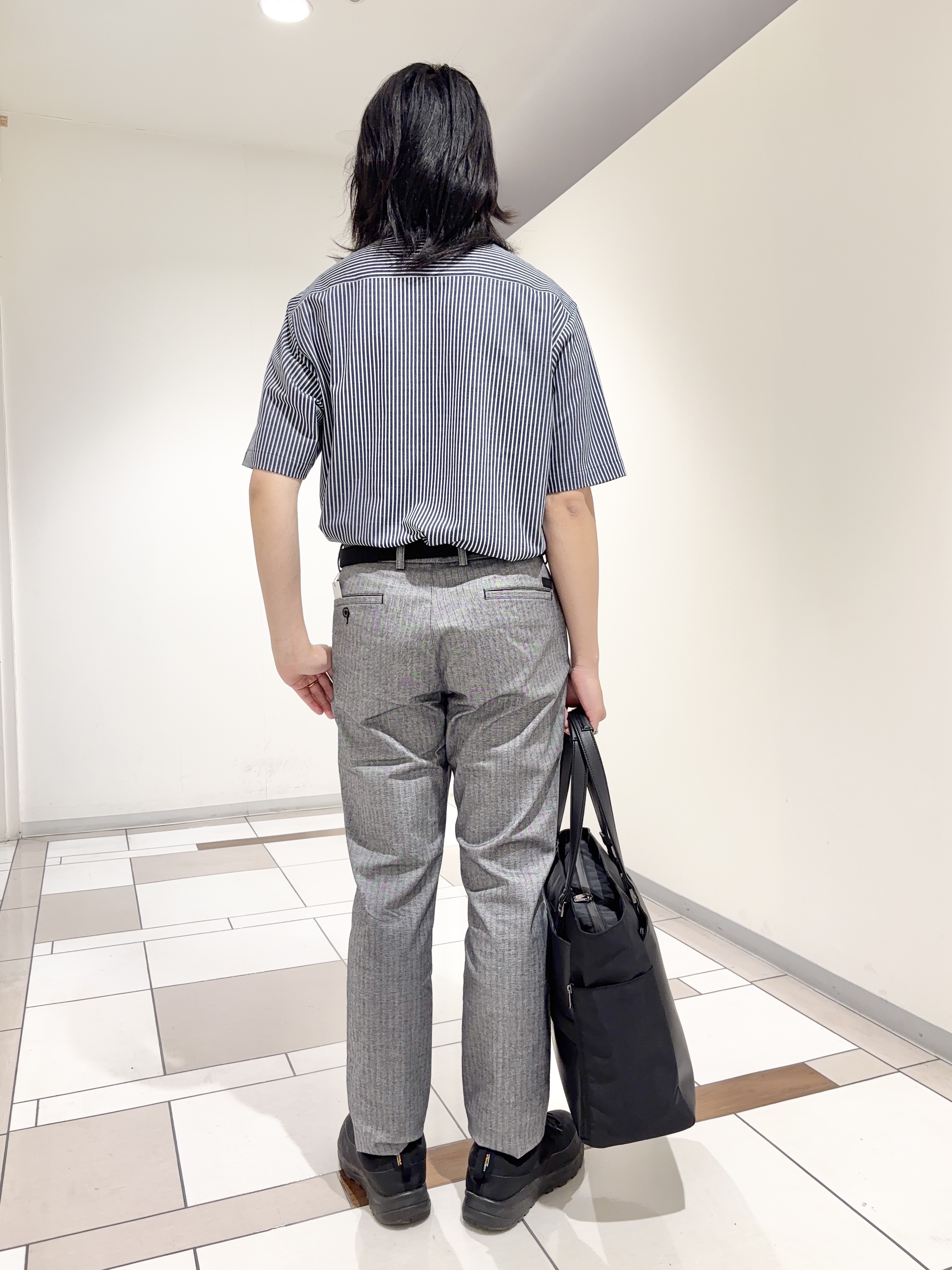 及川さんの「TAKEO KIKUCHI｜【接触冷感】ジャージストライプ シャツ」を使ったコーディネート