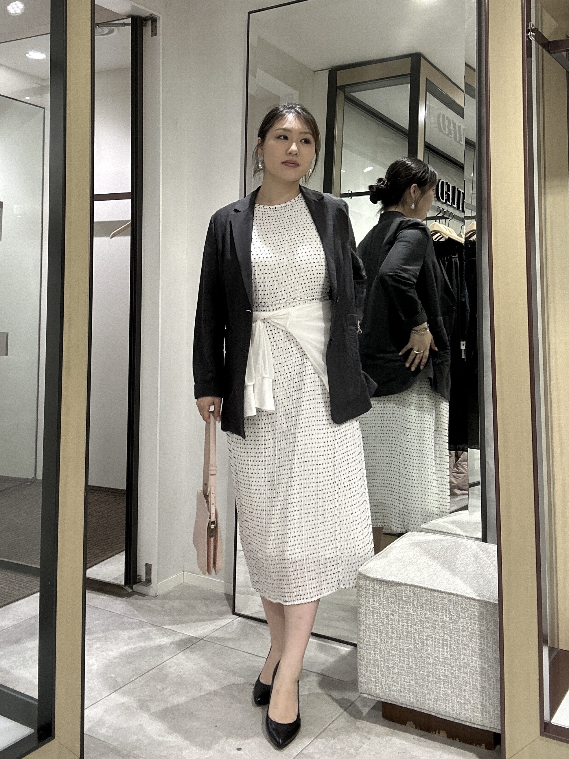 YURIさんの「UNTITLED｜【7色展開/ゆったり/ショート丈】シアートリコットカーディガン」を使ったコーディネート