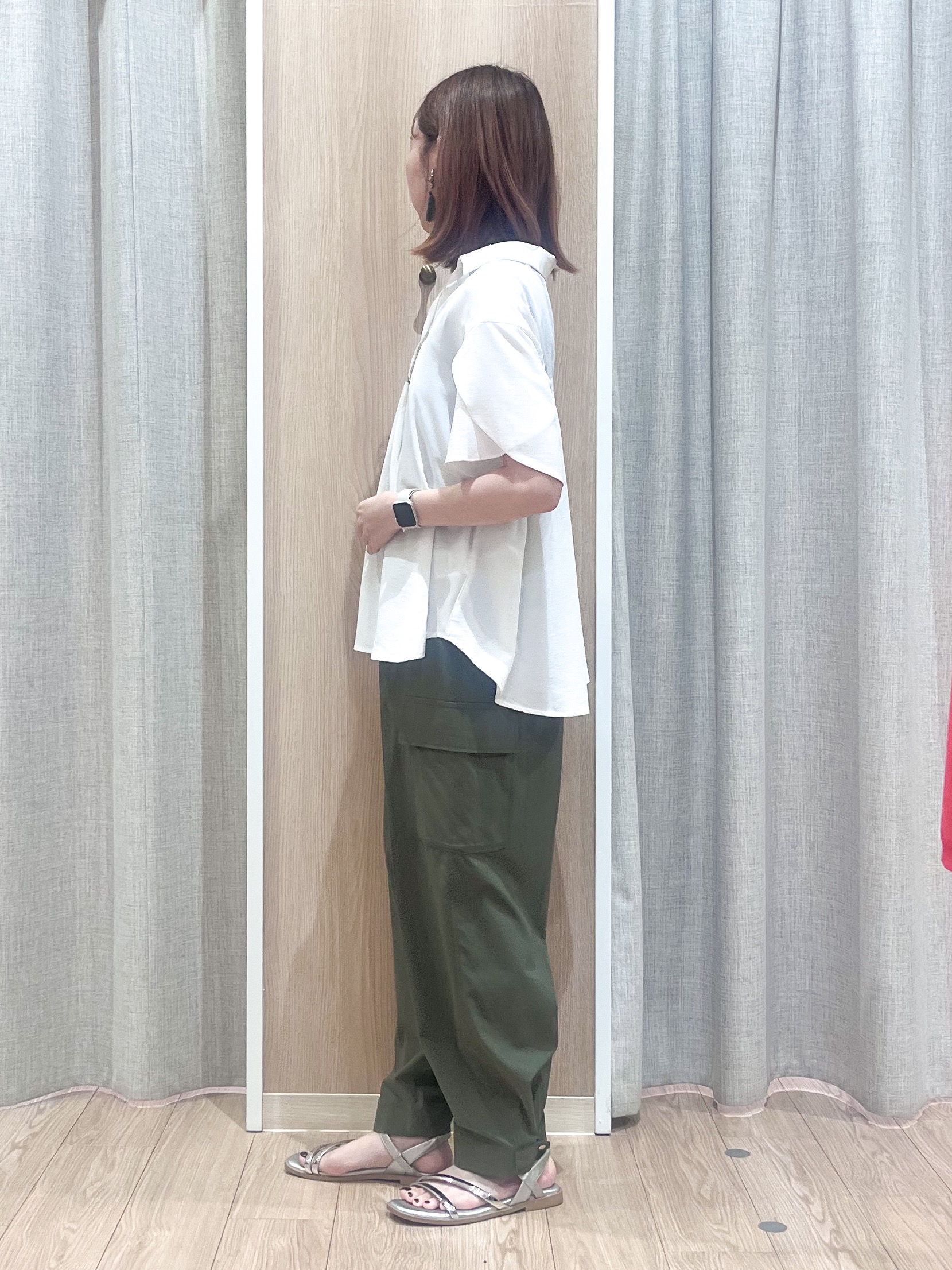 みーちゃんさんの「grove｜【洗濯機◎】さらっと着映える、バックデザインブラウス」を使ったコーディネート