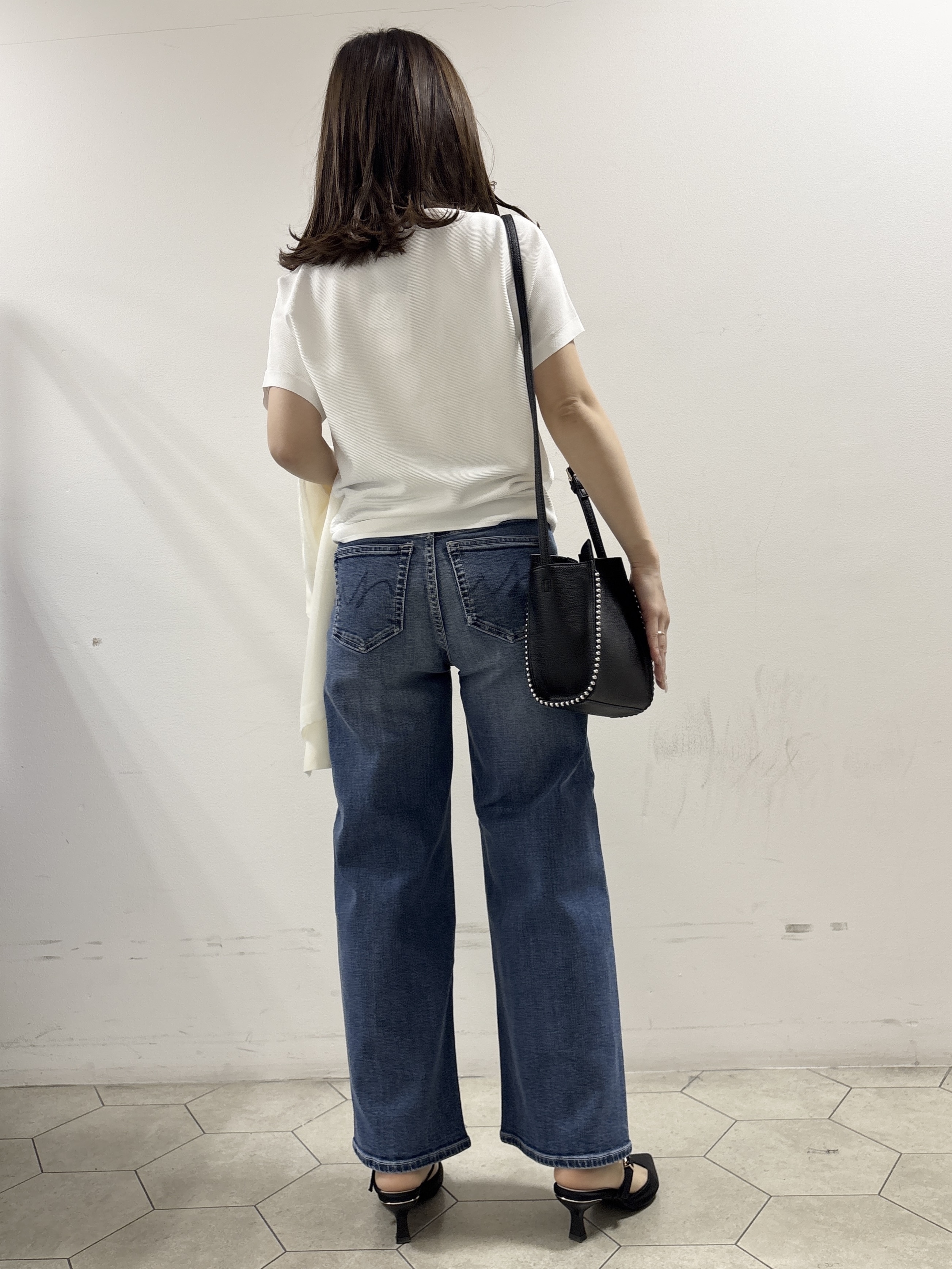 kahoさんの「INDIVI｜【洗える】ガーター編みVネックニットT」を使ったコーディネート