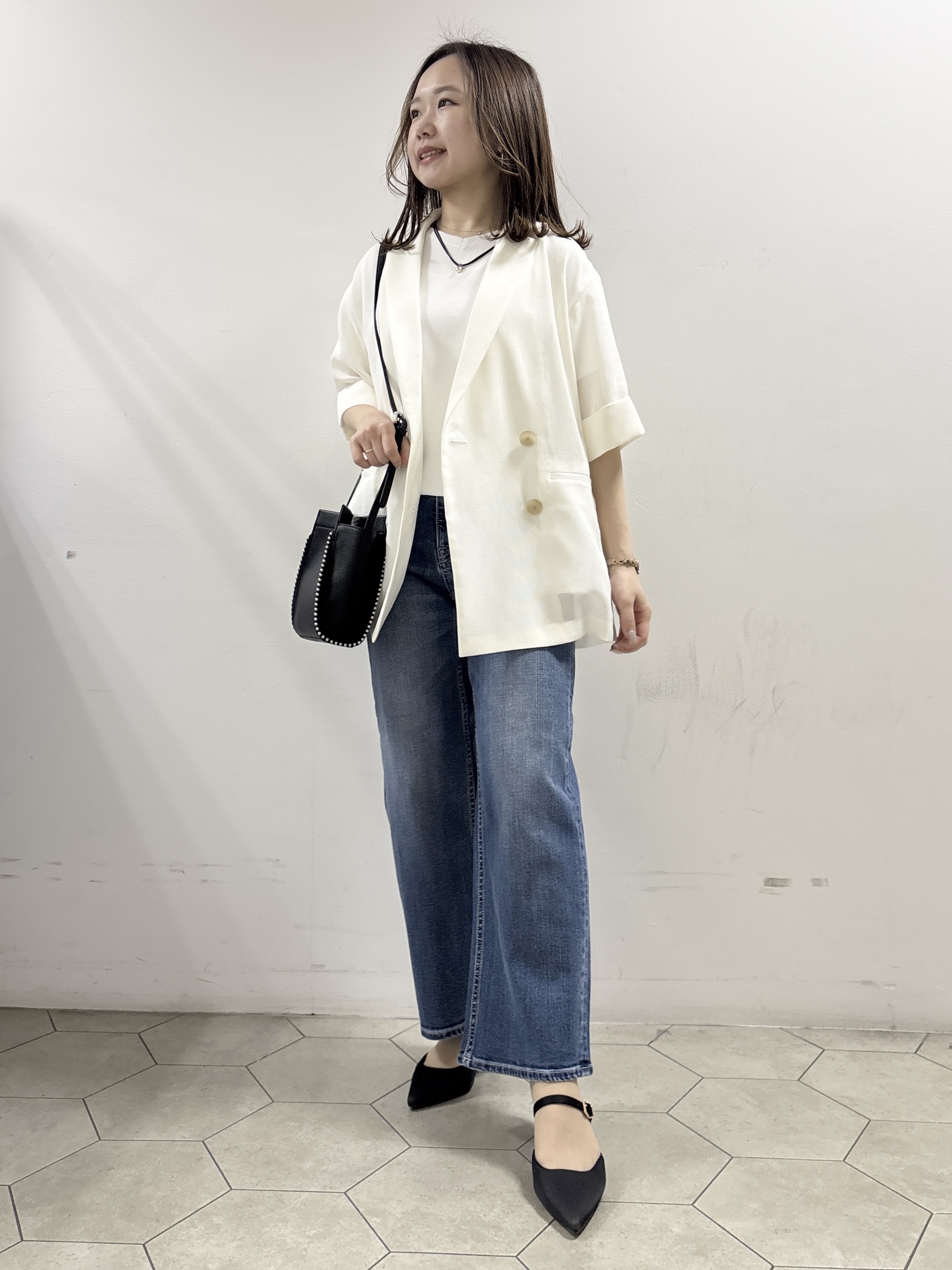 kahoさんの「INDIVI｜【洗える】ガーター編みVネックニットT」を使ったコーディネート