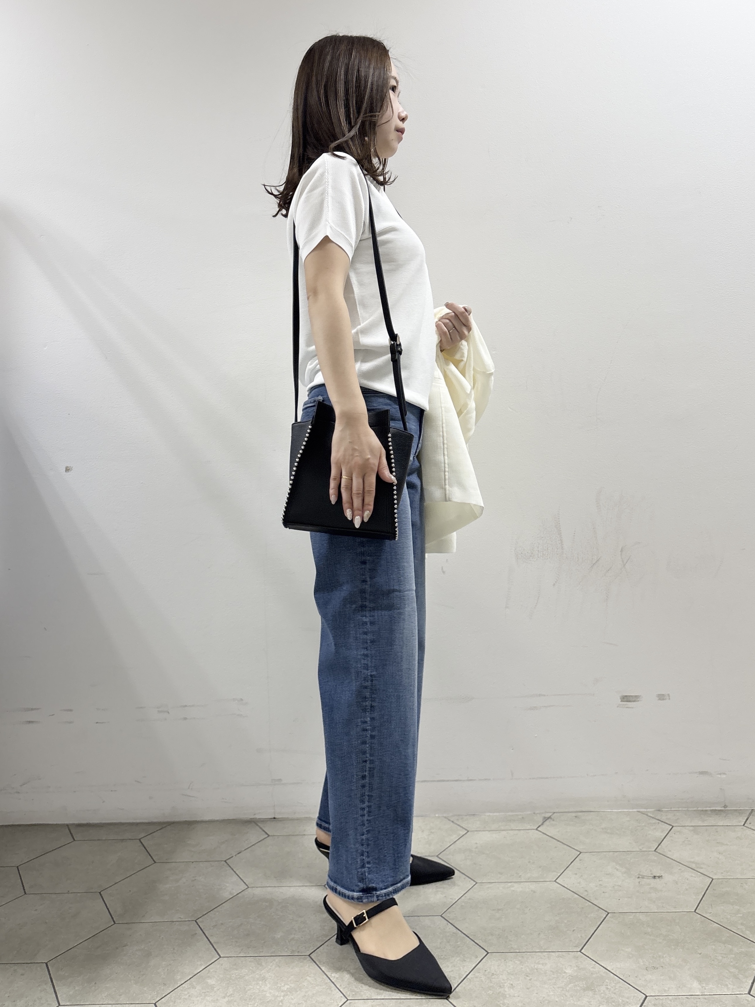 kahoさんの「INDIVI｜【洗える】ガーター編みVネックニットT」を使ったコーディネート