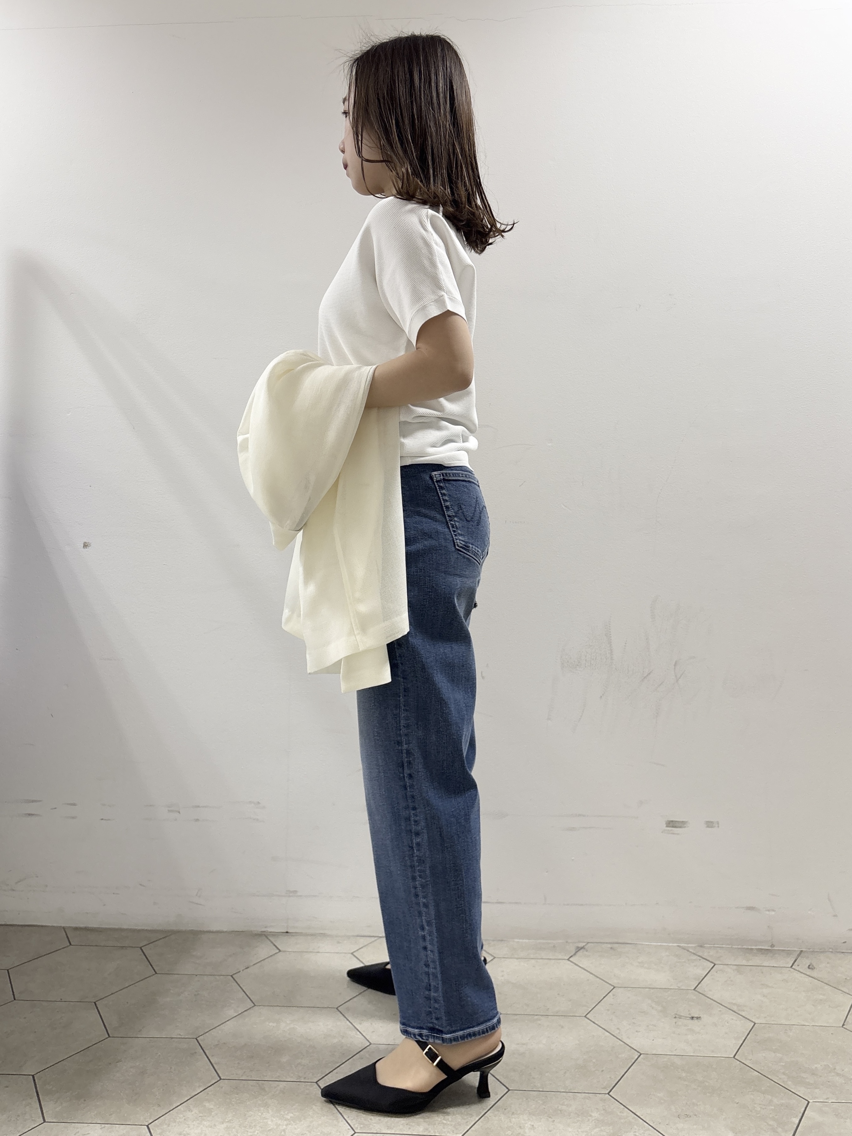kahoさんの「INDIVI｜【洗える】ガーター編みVネックニットT」を使ったコーディネート