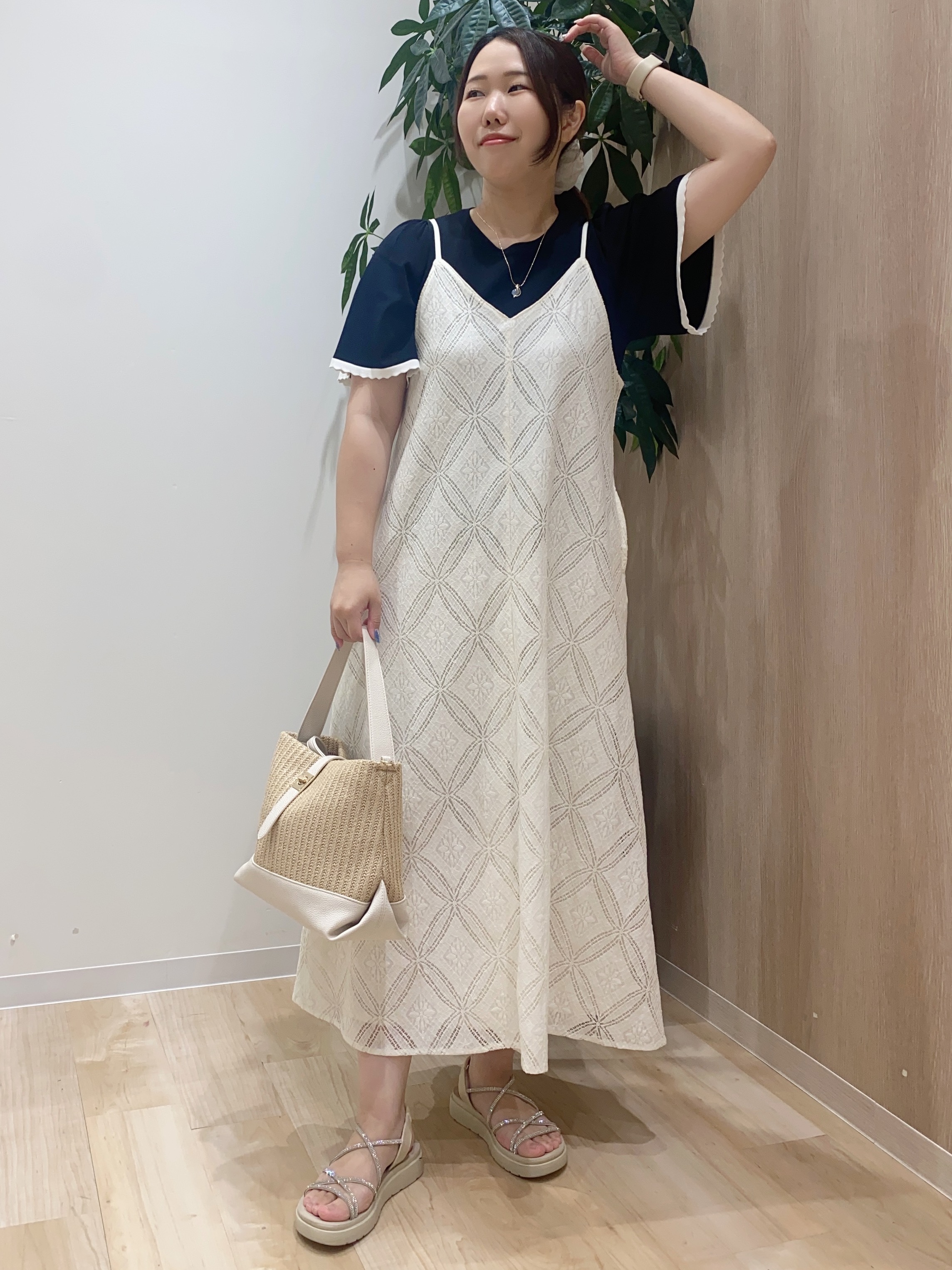 HANAさんの「grove｜高評価！【シリーズ累計36万枚！名品ニット】やわらかドライタッチ スカラップスリーブニット」を使ったコーディネート