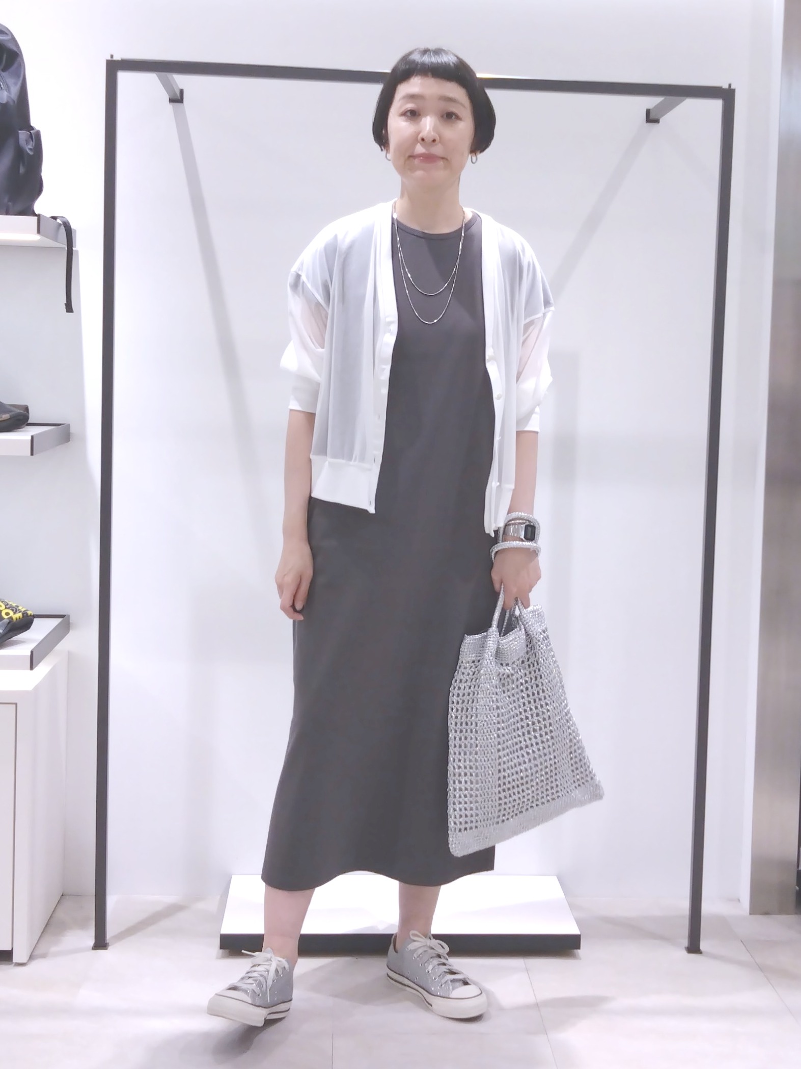 まちこさんの「UNTITLED｜【7色展開/ゆったり/ショート丈】シアートリコットカーディガン」を使ったコーディネート
