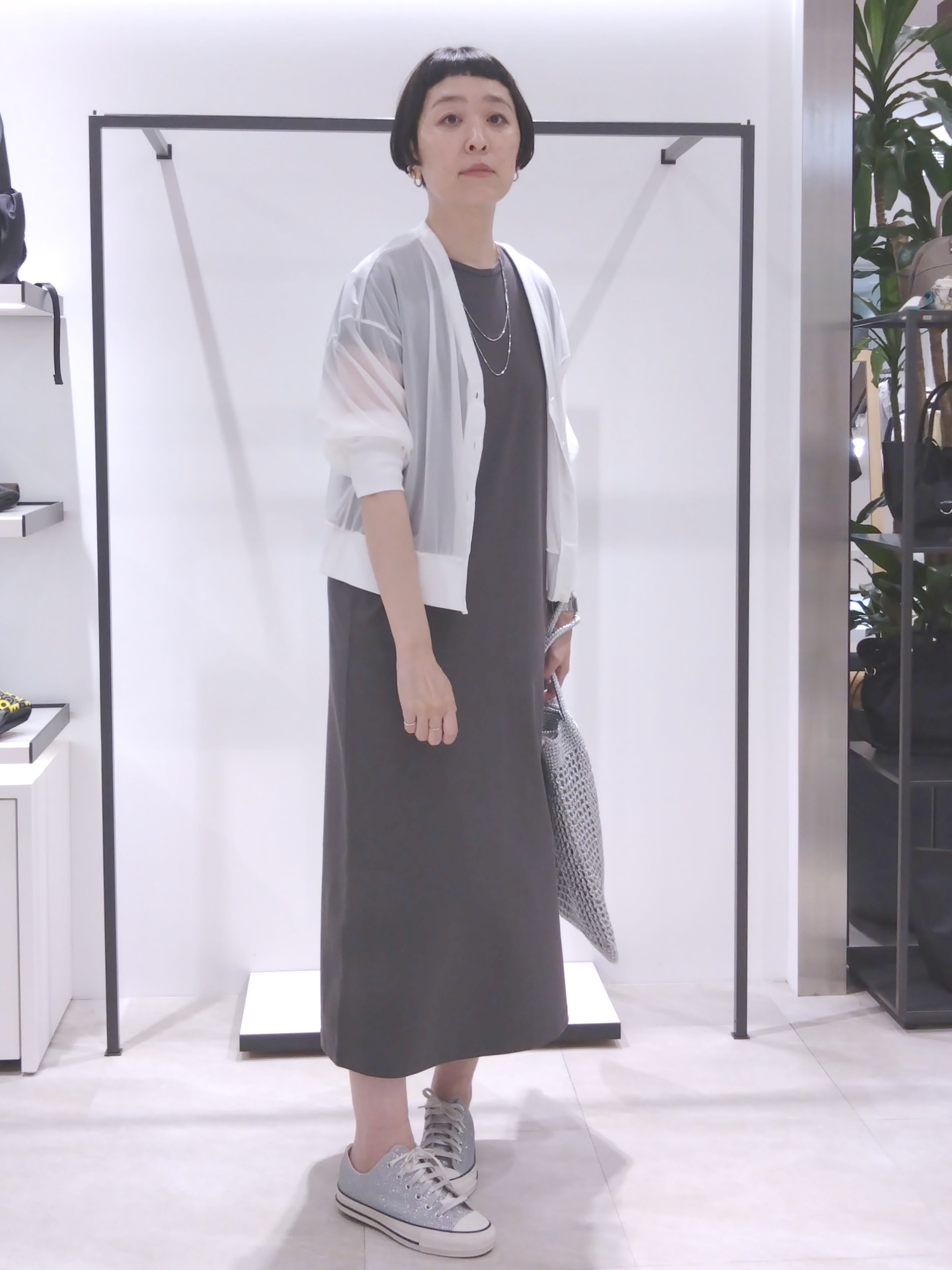まちこさんの「UNTITLED｜【7色展開/ゆったり/ショート丈】シアートリコットカーディガン」を使ったコーディネート