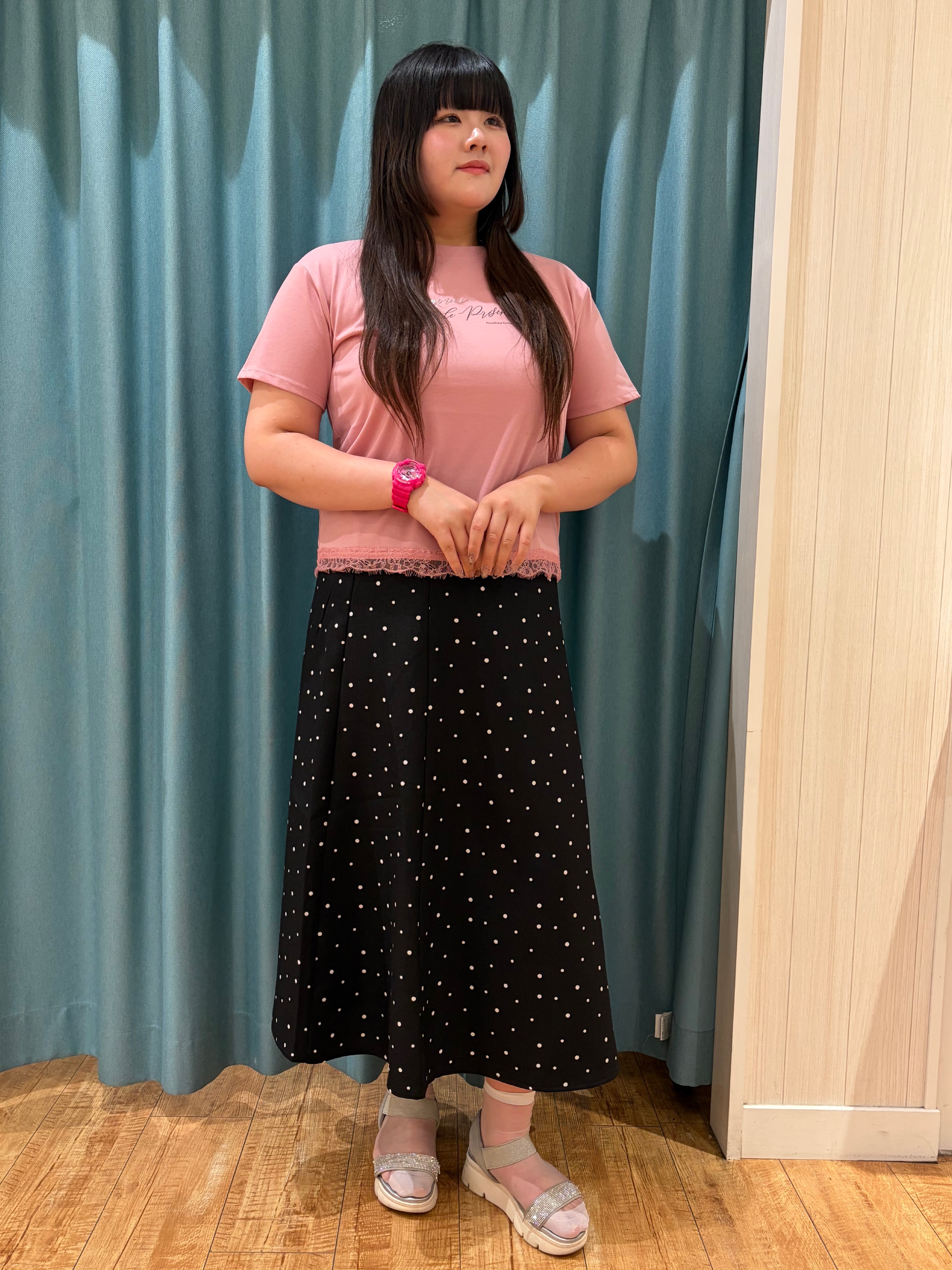うりさんの「SHOO･LA･RUE｜【UV/S-LL/洗濯機可】真夏に着たい裾レースが女性らしさをプラスする プリントアソートTシャツ」を使ったコーディネート