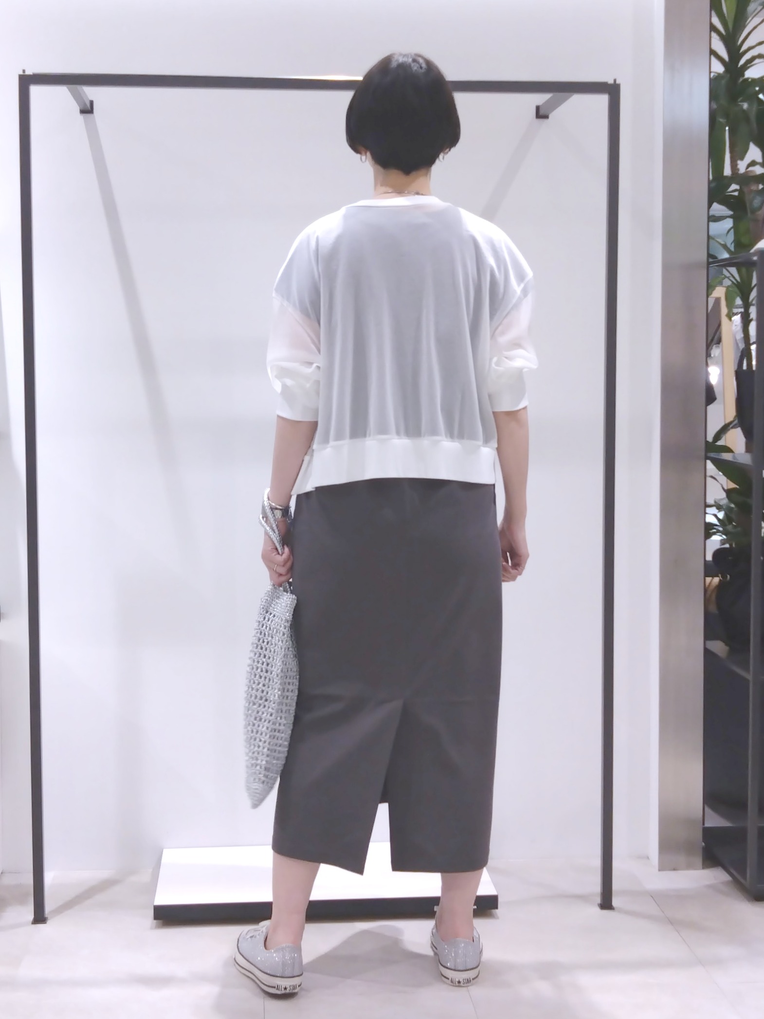 まちこさんの「UNTITLED｜【7色展開/ゆったり/ショート丈】シアートリコットカーディガン」を使ったコーディネート