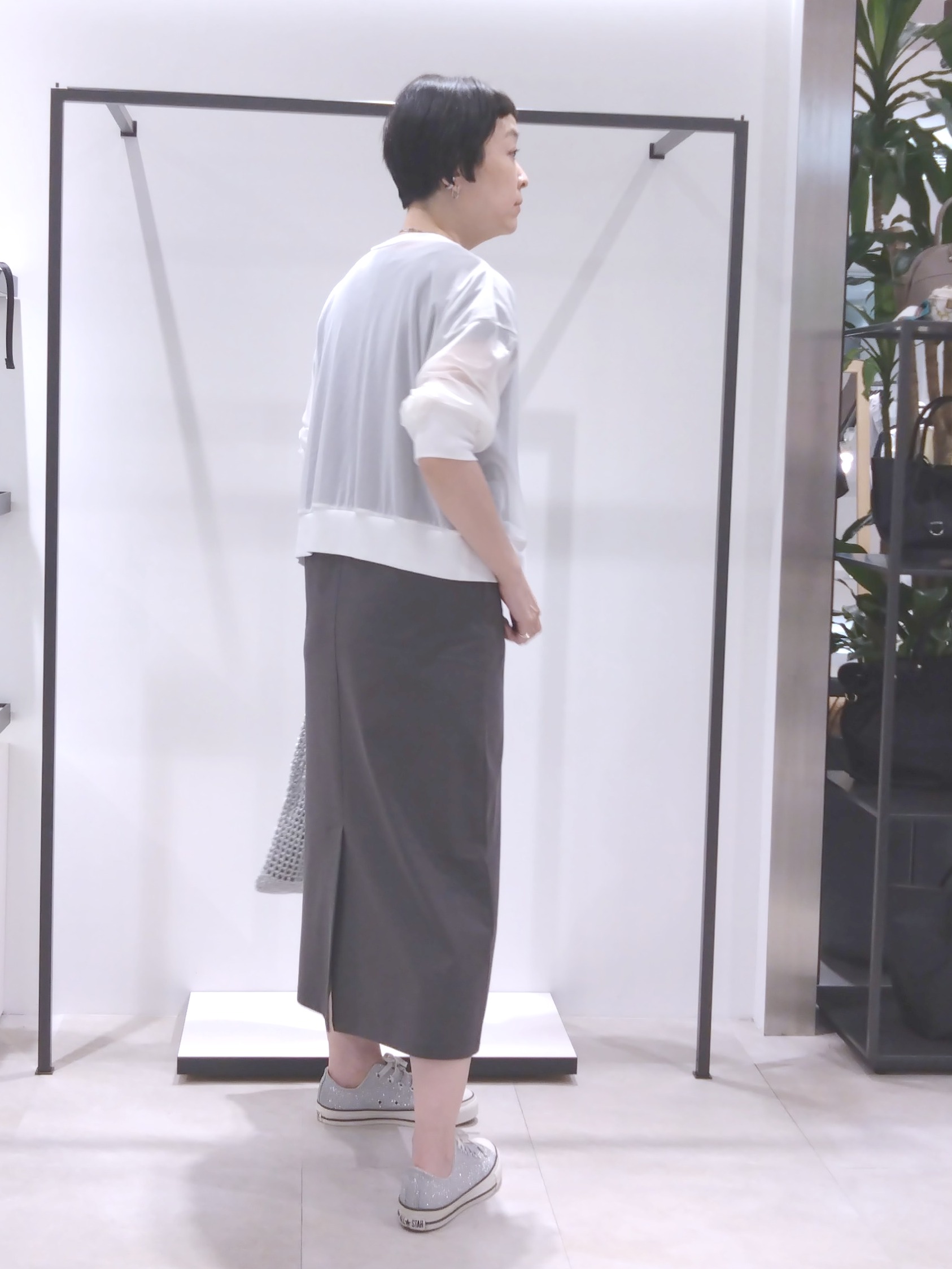 まちこさんの「UNTITLED｜【7色展開/ゆったり/ショート丈】シアートリコットカーディガン」を使ったコーディネート