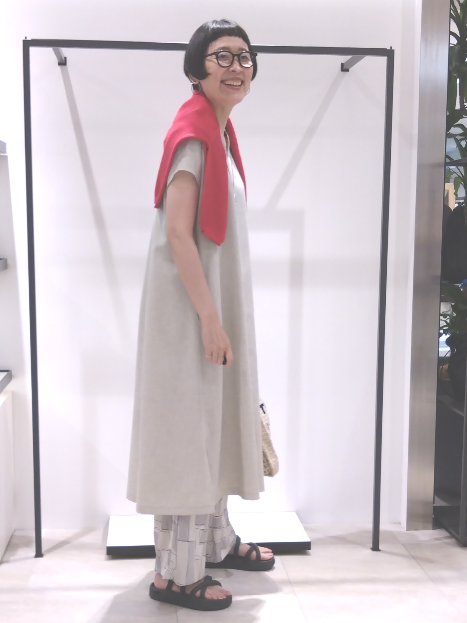 まちこさんの「UNTITLED｜【UV/接触冷感/遮熱/通気性】スラブバンドカラーワンピース」を使ったコーディネート