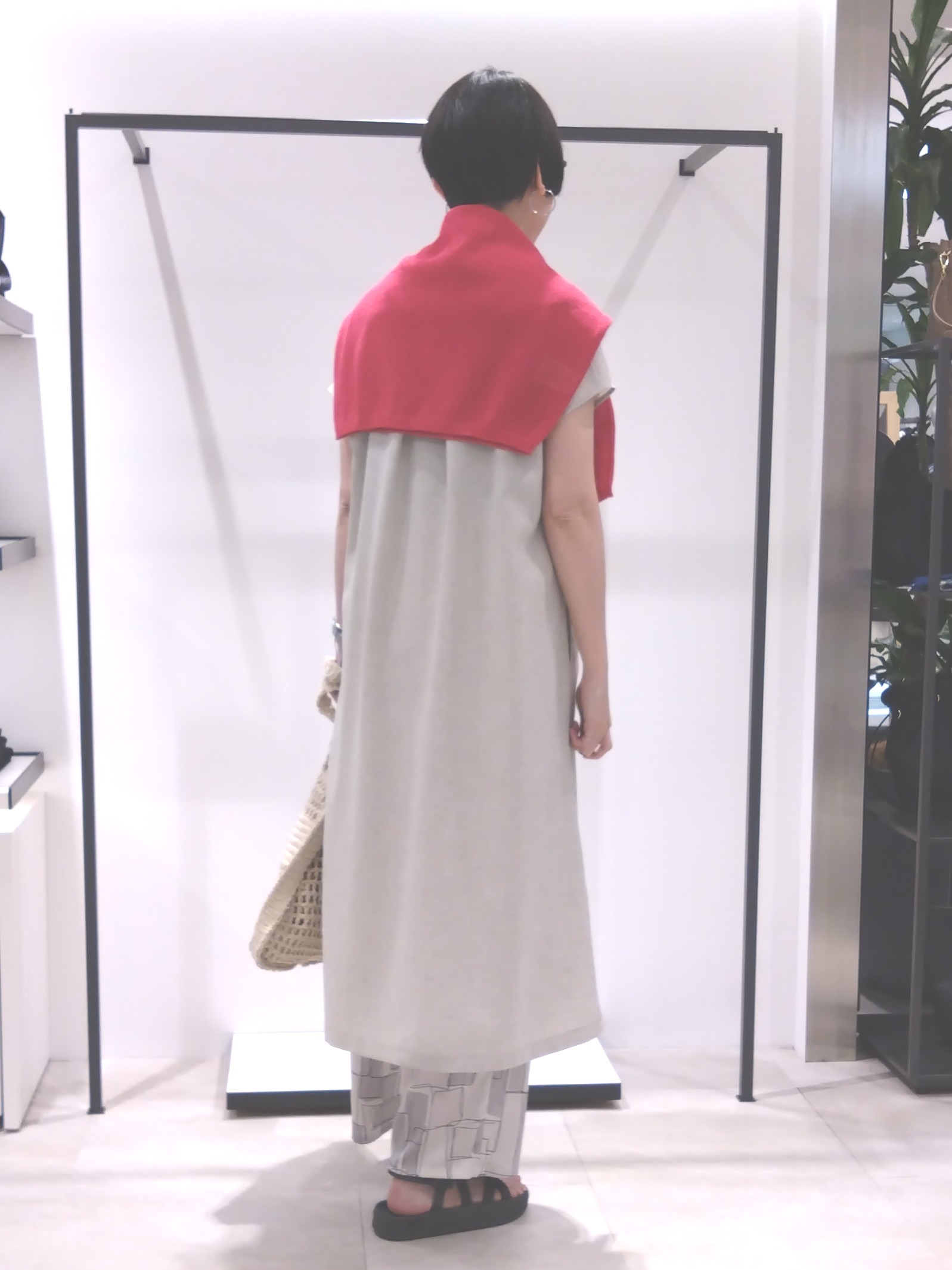 まちこさんの「UNTITLED｜【UV/接触冷感/遮熱/通気性】スラブバンドカラーワンピース」を使ったコーディネート