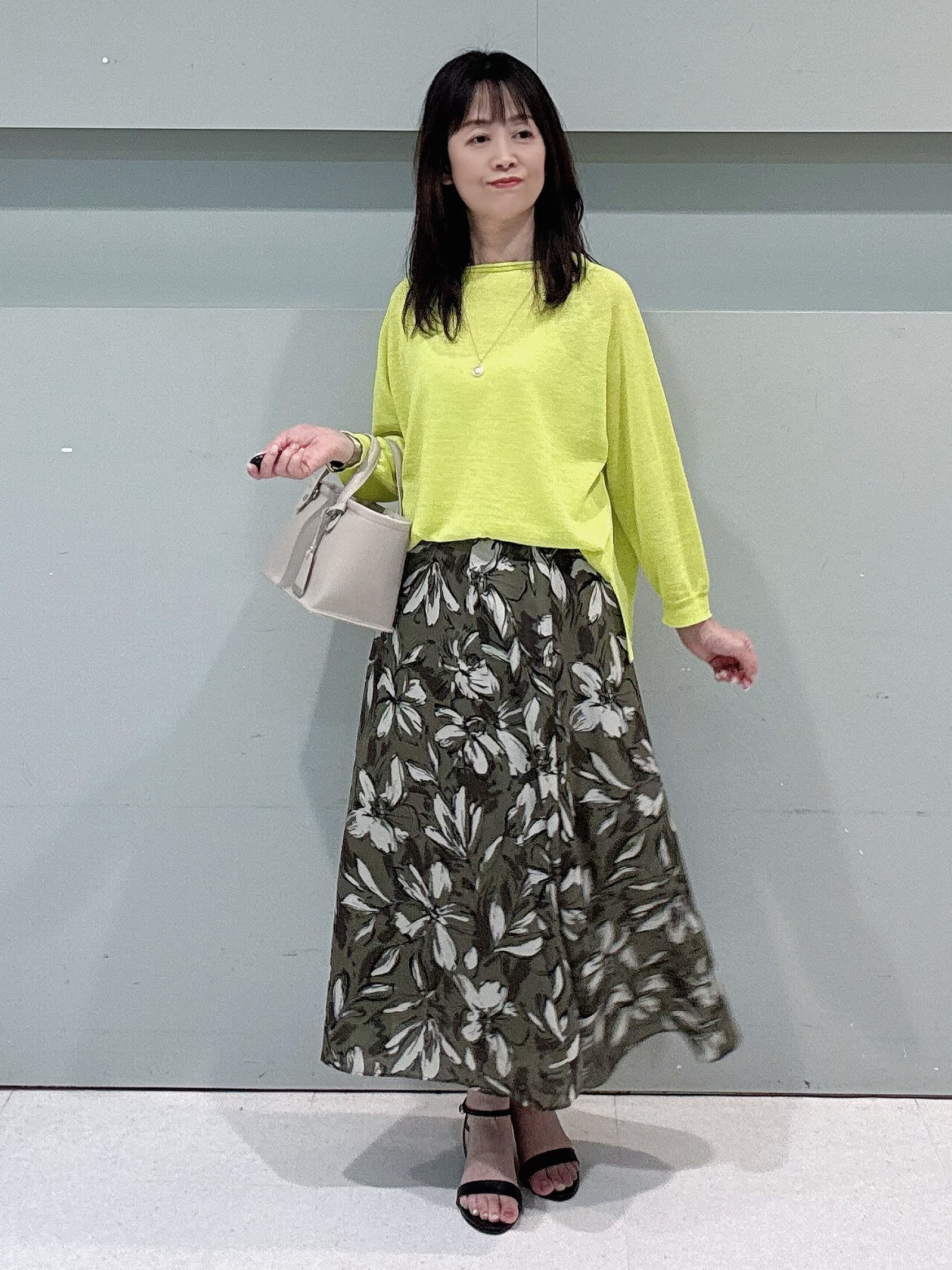 makiさんの「UNTITLED｜【ゆったり/リラクシー】リネンボートネックプルオーバー」を使ったコーディネート
