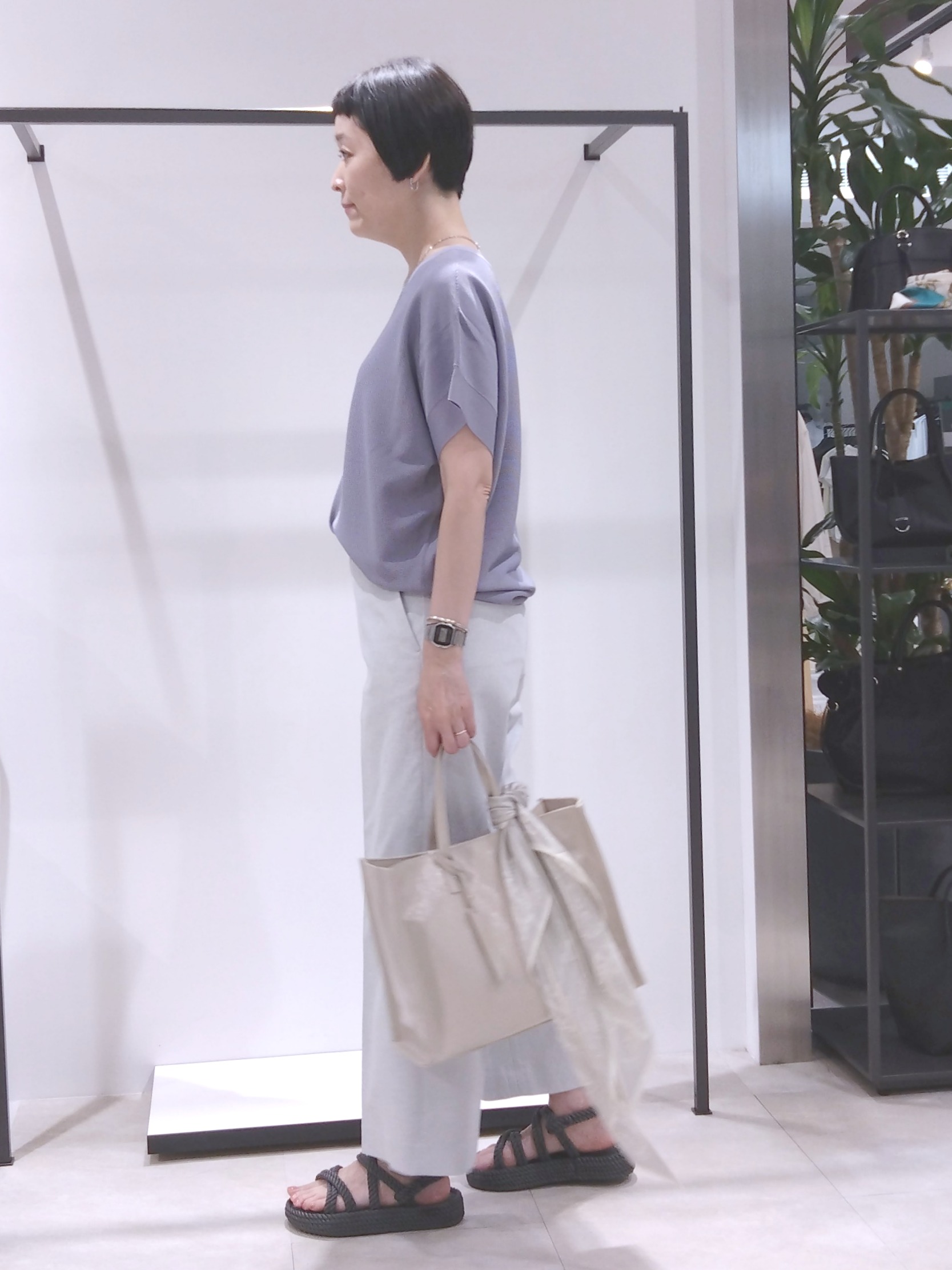 まちこさんの「UNTITLED｜【11色展開/体型カバー】前後2WAYフレンチスリーブニット」を使ったコーディネート