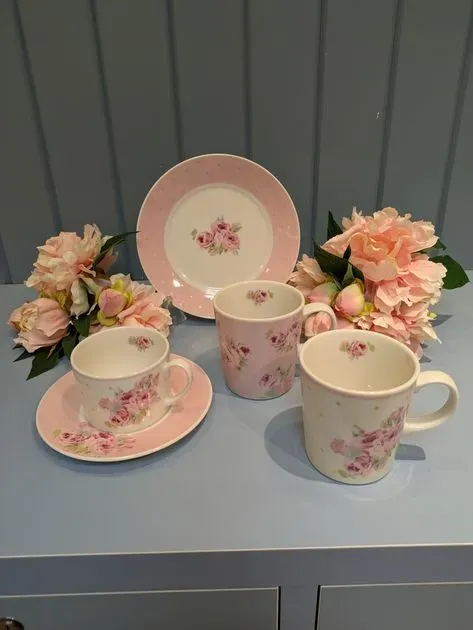 クチュール ローズ柄 19cm プレート（食器） | LAURA ASHLEY HOME