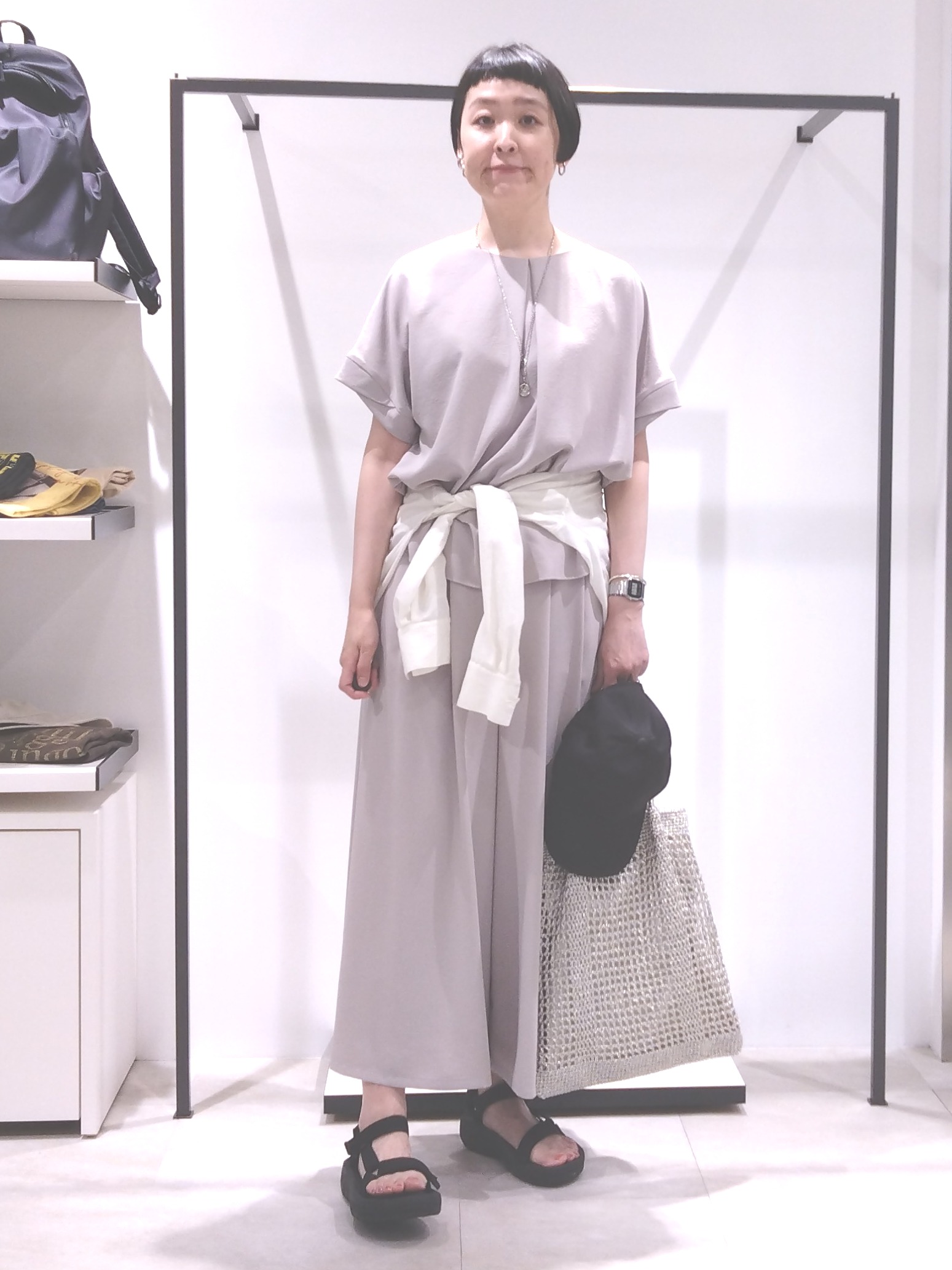 まちこさんの「UNTITLED｜【セットアップ可/UVカット/前後2WAY】リラクシーフレンチスリーブブラウス」を使ったコーディネート