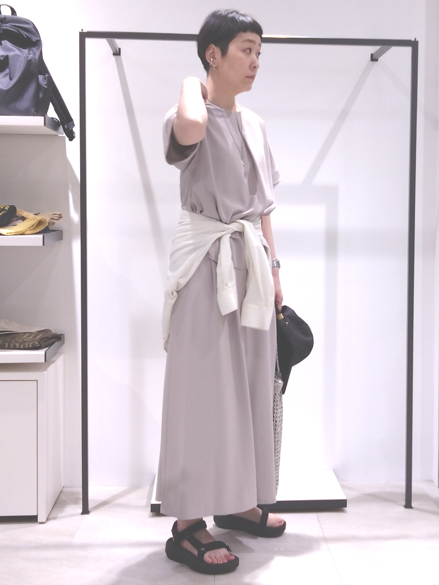 まちこさんの「UNTITLED｜【セットアップ可/UVカット/前後2WAY】リラクシーフレンチスリーブブラウス」を使ったコーディネート