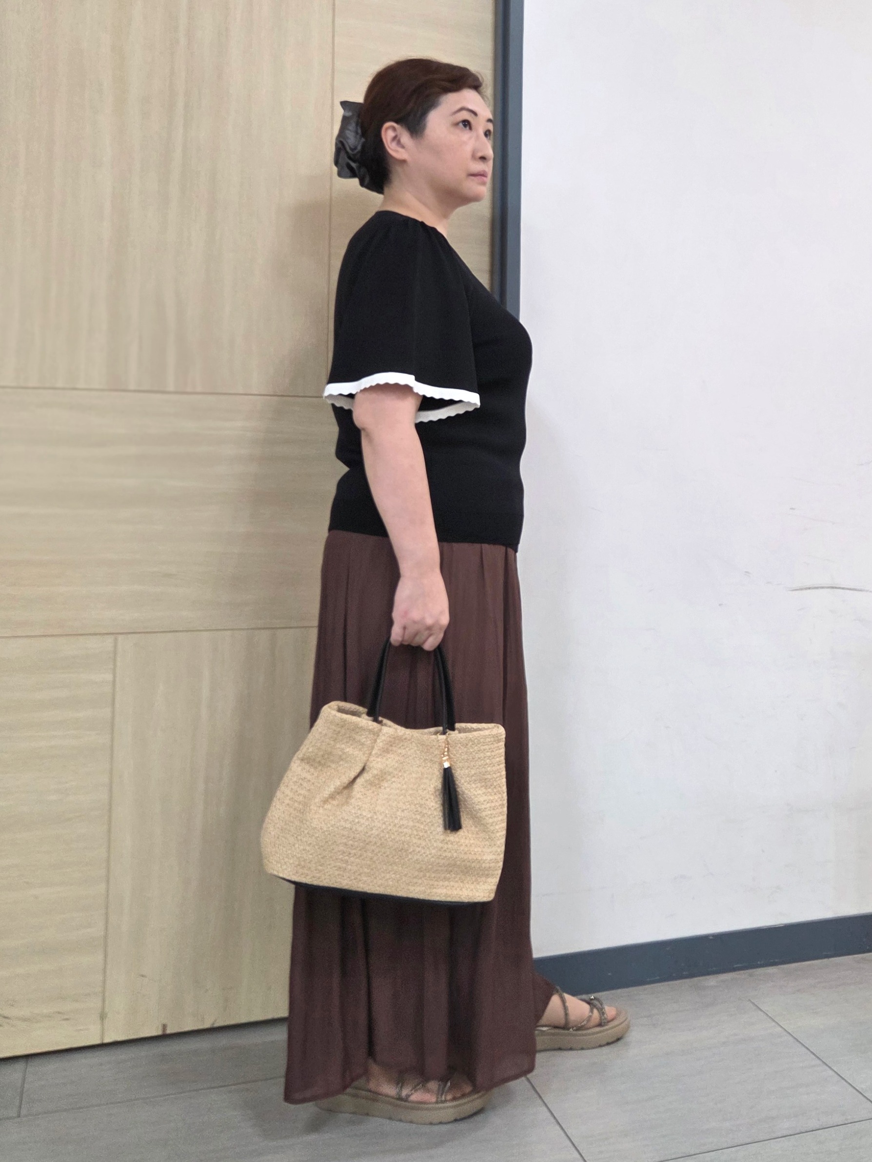 にゃみさんの「grove｜高評価！【シリーズ累計36万枚！名品ニット】やわらかドライタッチ スカラップスリーブニット」を使ったコーディネート