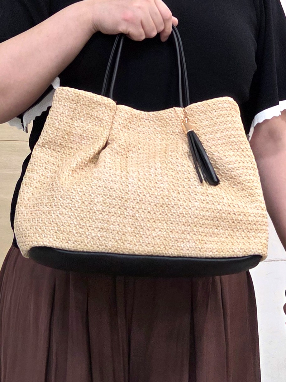 にゃみさんの「grove｜高評価！【シリーズ累計36万枚！名品ニット】やわらかドライタッチ スカラップスリーブニット」を使ったコーディネート