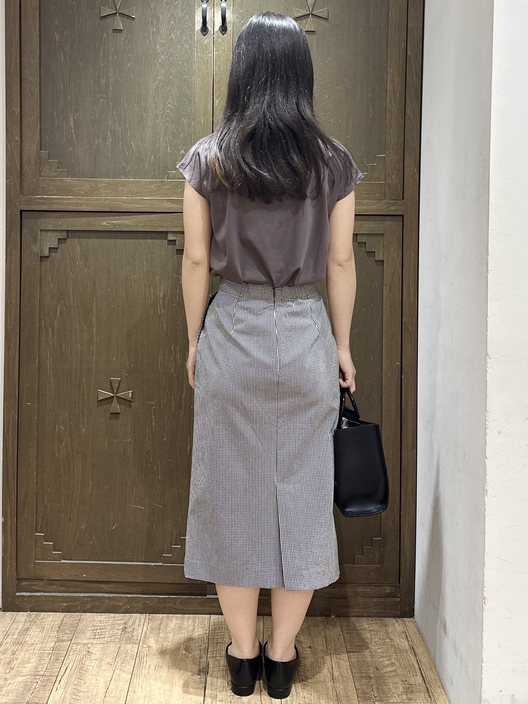 kanaさんの「index｜【接触冷感】ビジューキーネックフレンチトップス《UVケア／洗濯機OK／XS～3L／8col》」を使ったコーディネート