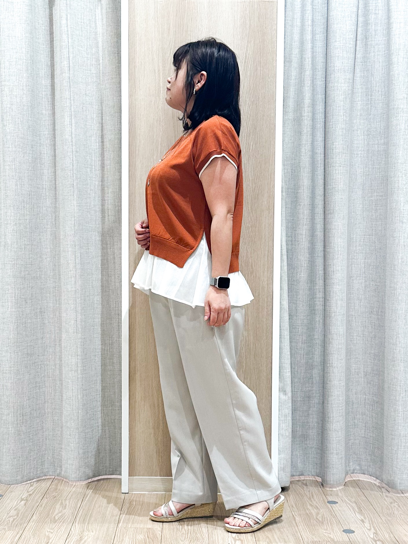 naoさんの「grove｜人気デザインが夏verで登場！【体型カバー】裾レイヤードニット」を使ったコーディネート