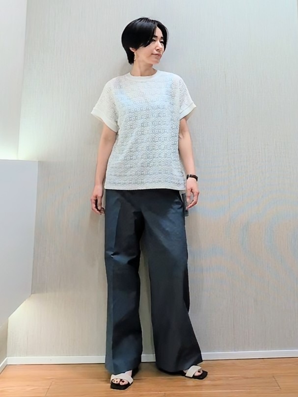 ミズタさんの「UNTITLED｜◆【セットアップ可/接触冷感/通気性】ドライシアーVネックジレ」を使ったコーディネート