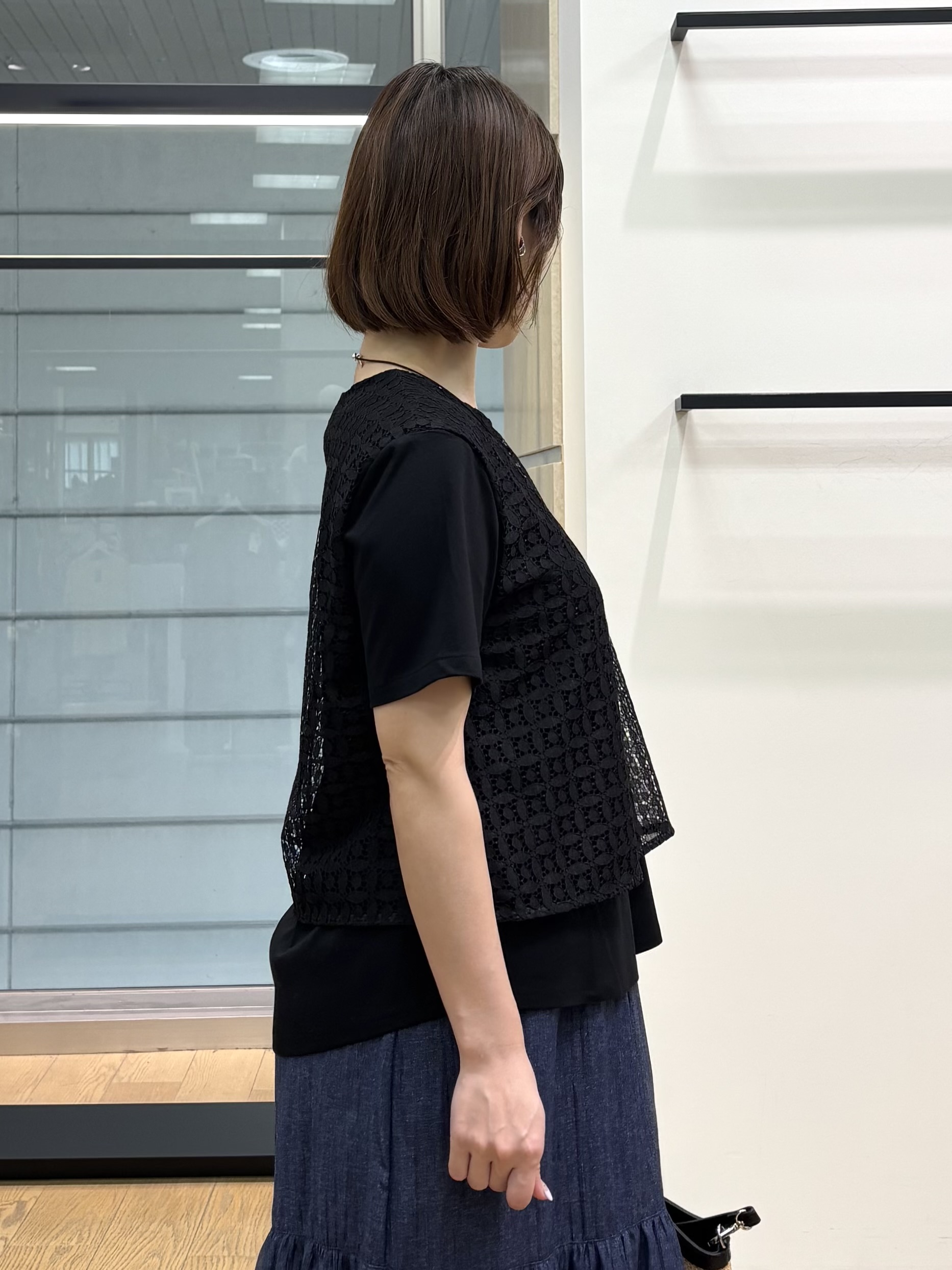 asamiさんの「INDIVI｜【洗える】レイヤード風レースコンビTシャツ」を使ったコーディネート