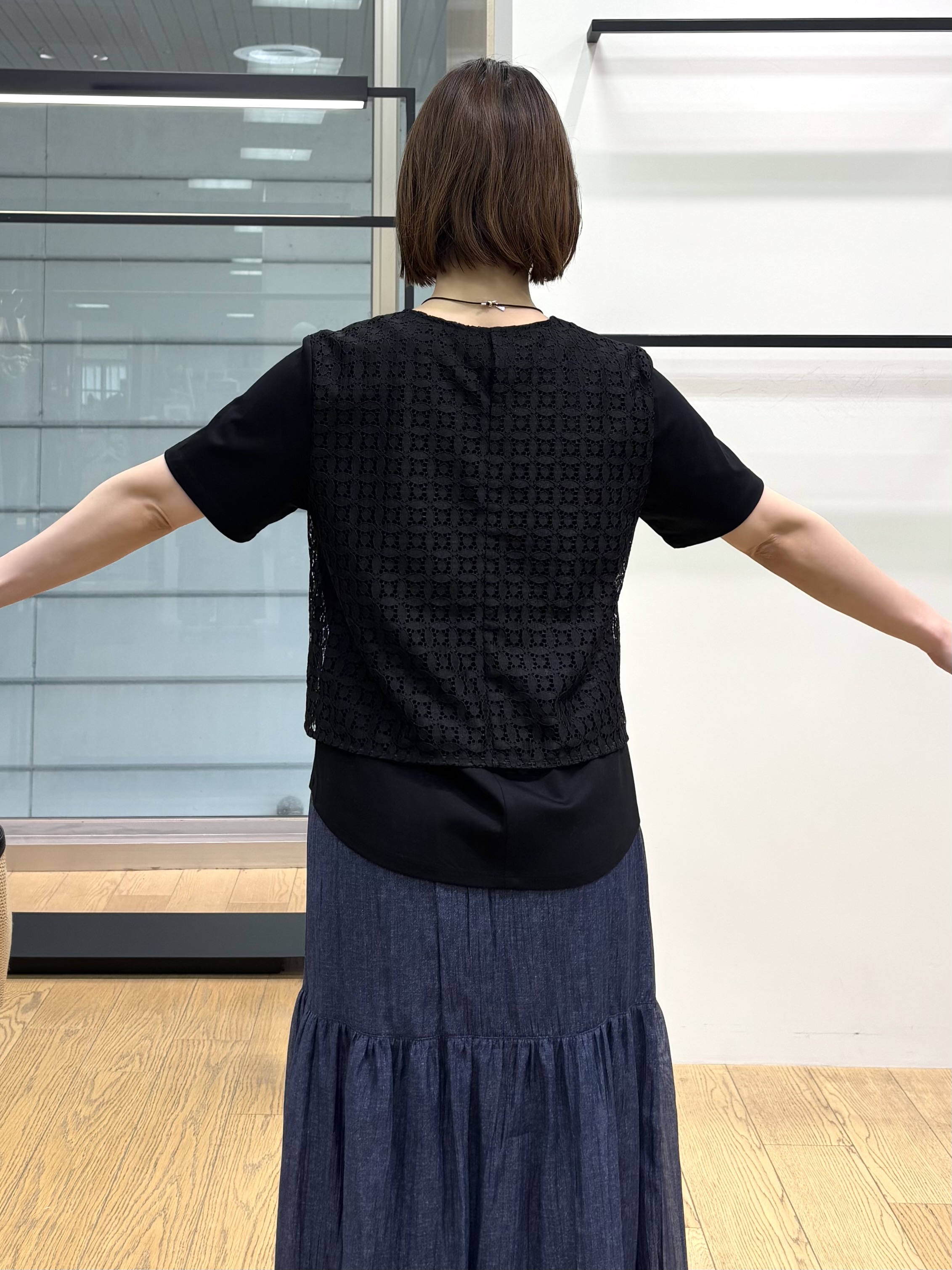 asamiさんの「INDIVI｜【洗える】レイヤード風レースコンビTシャツ」を使ったコーディネート